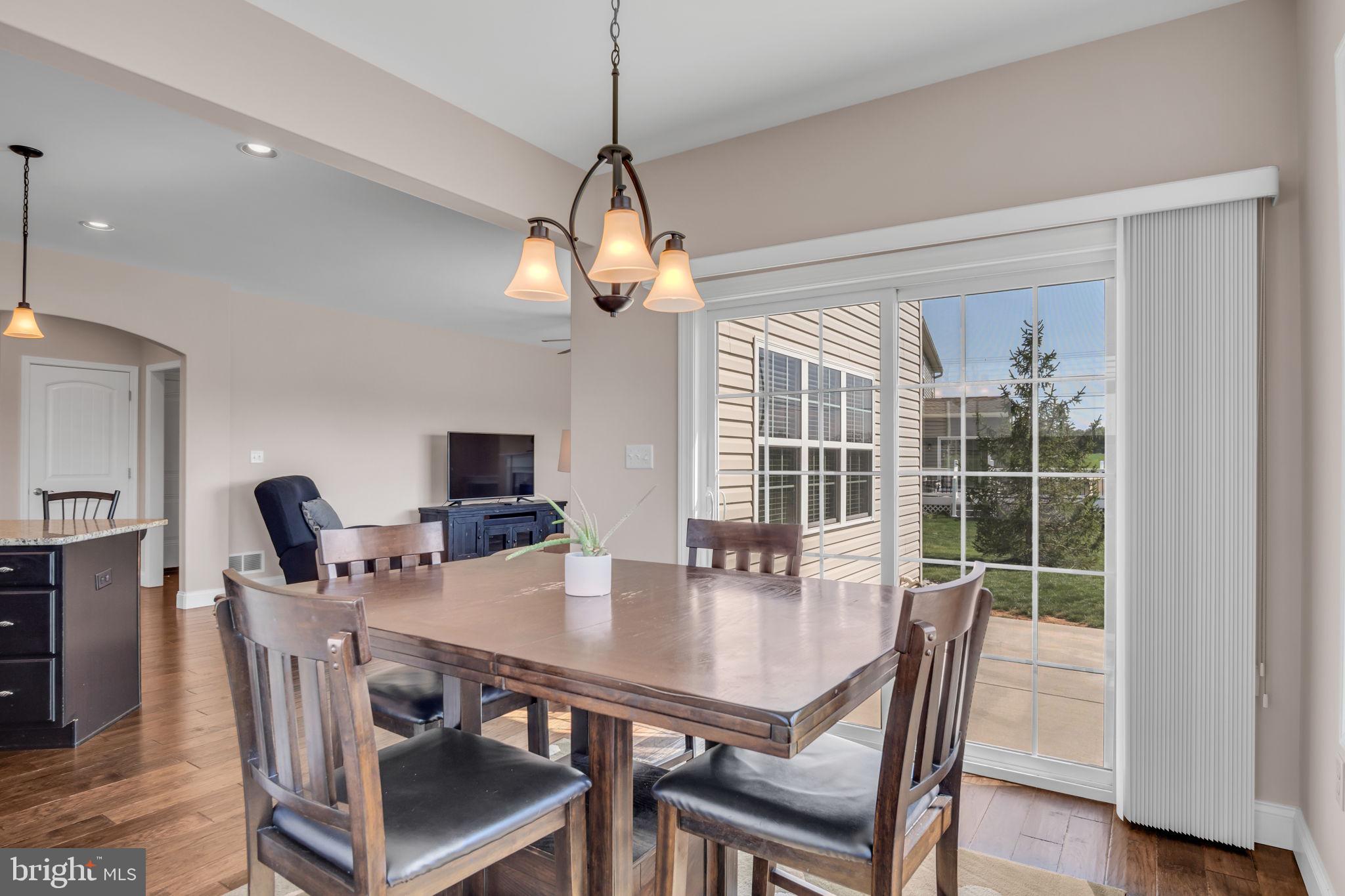 DANBURY GLEN - Residential