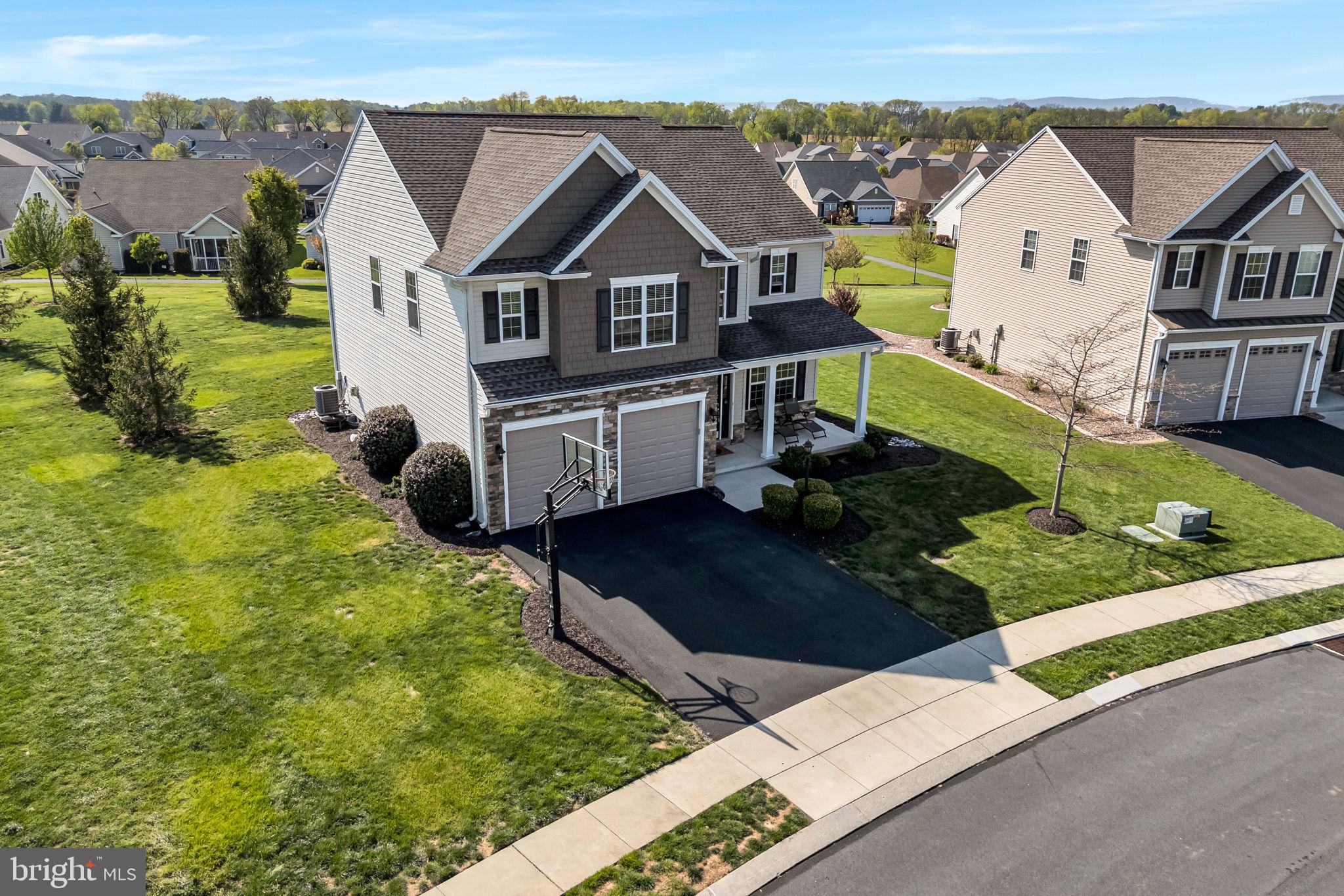 DANBURY GLEN - Residential