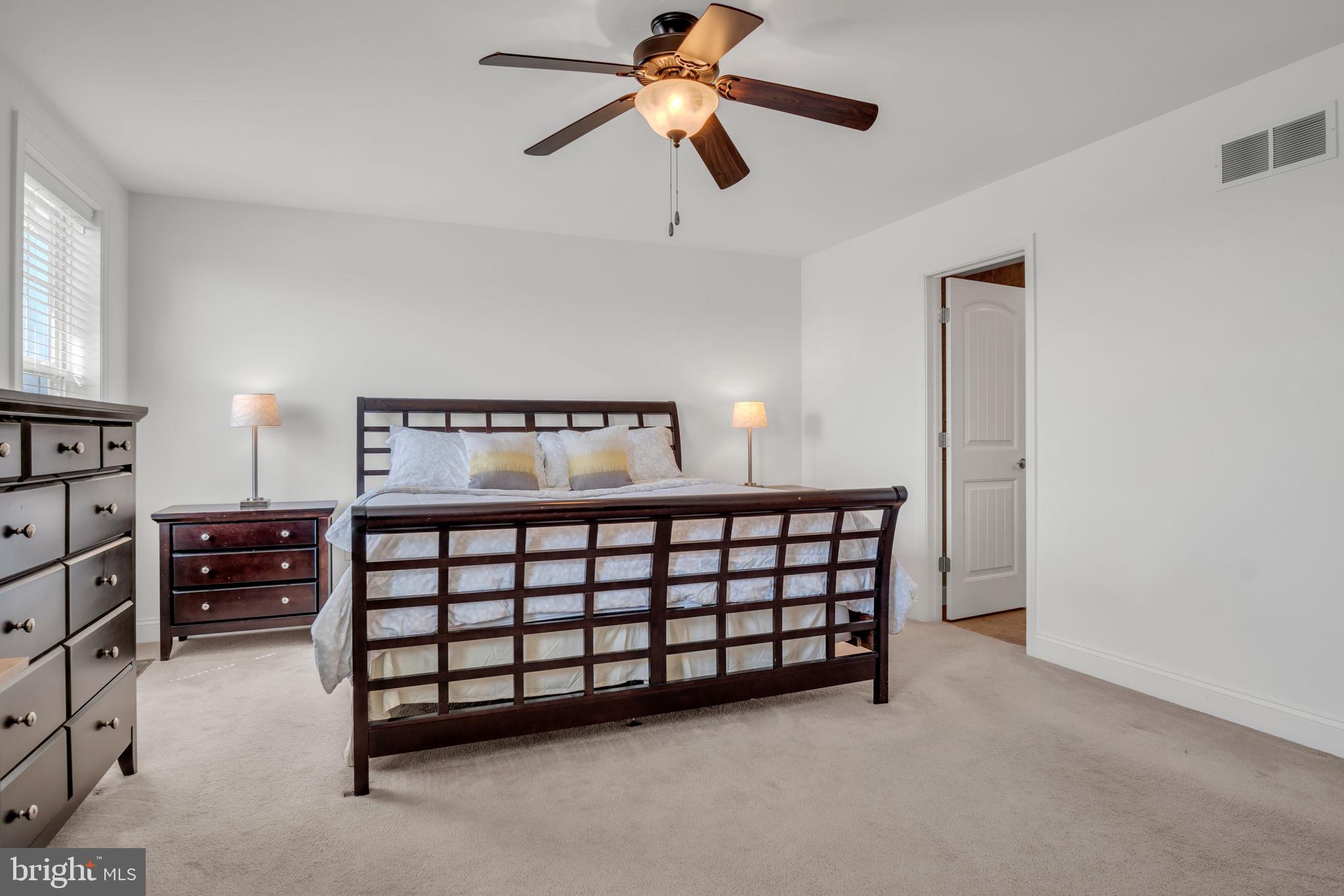 DANBURY GLEN - Residential