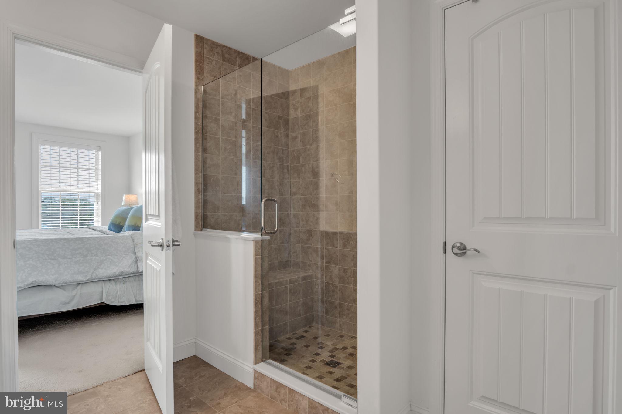 DANBURY GLEN - Residential