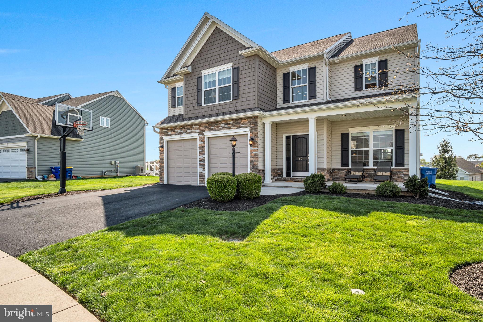 DANBURY GLEN - Residential