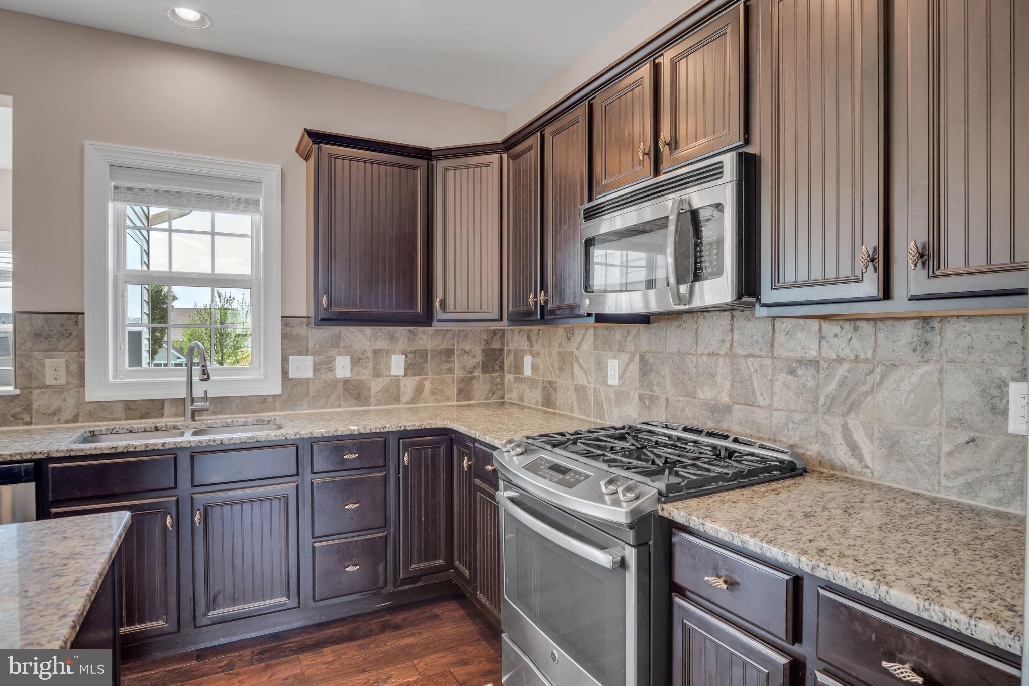 DANBURY GLEN - Residential