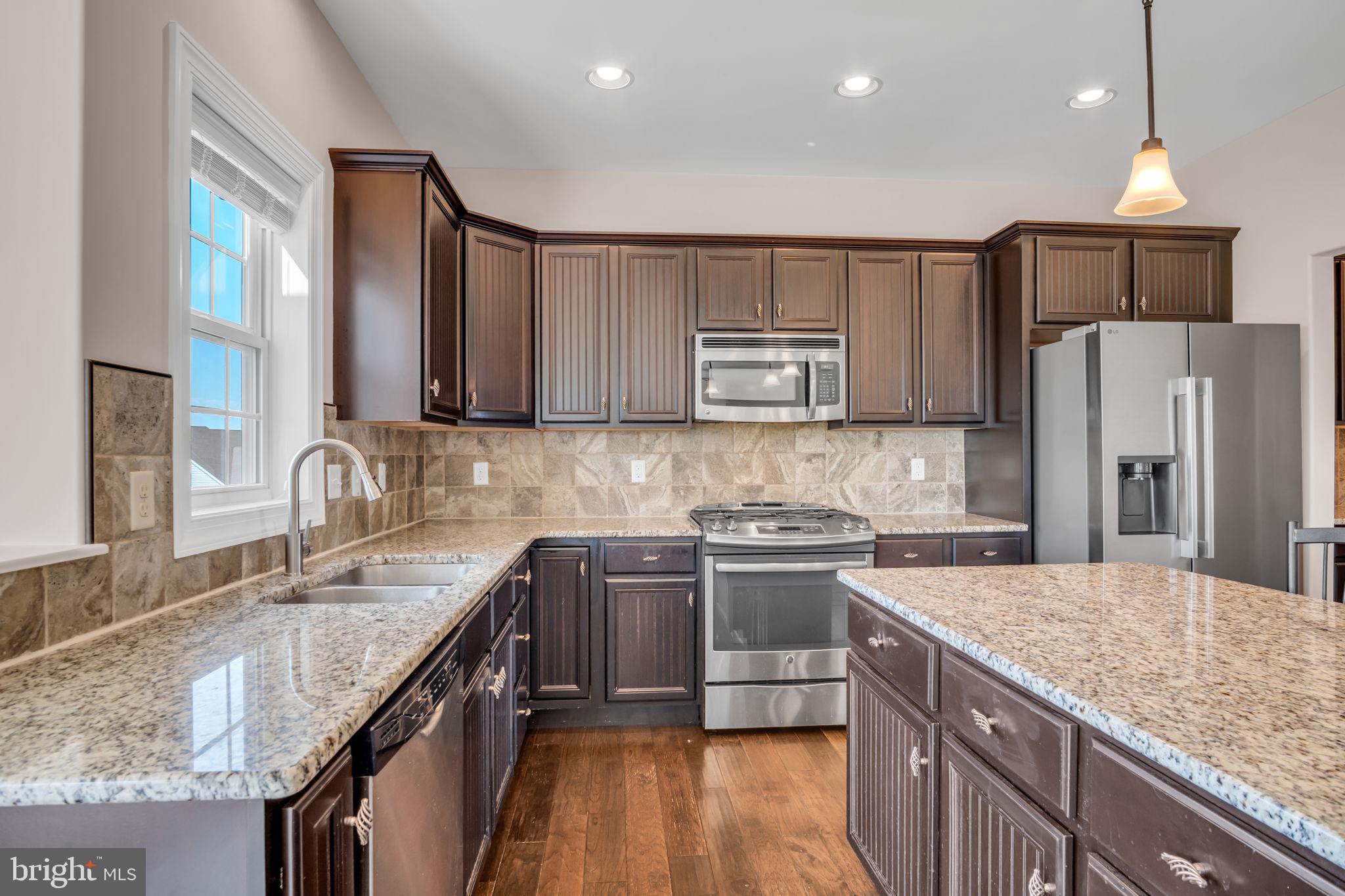 DANBURY GLEN - Residential