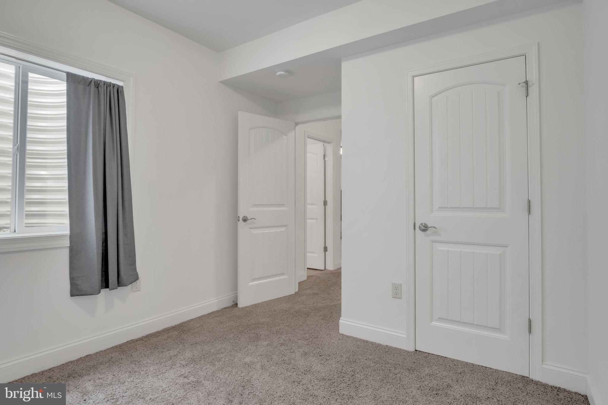 DANBURY GLEN - Residential