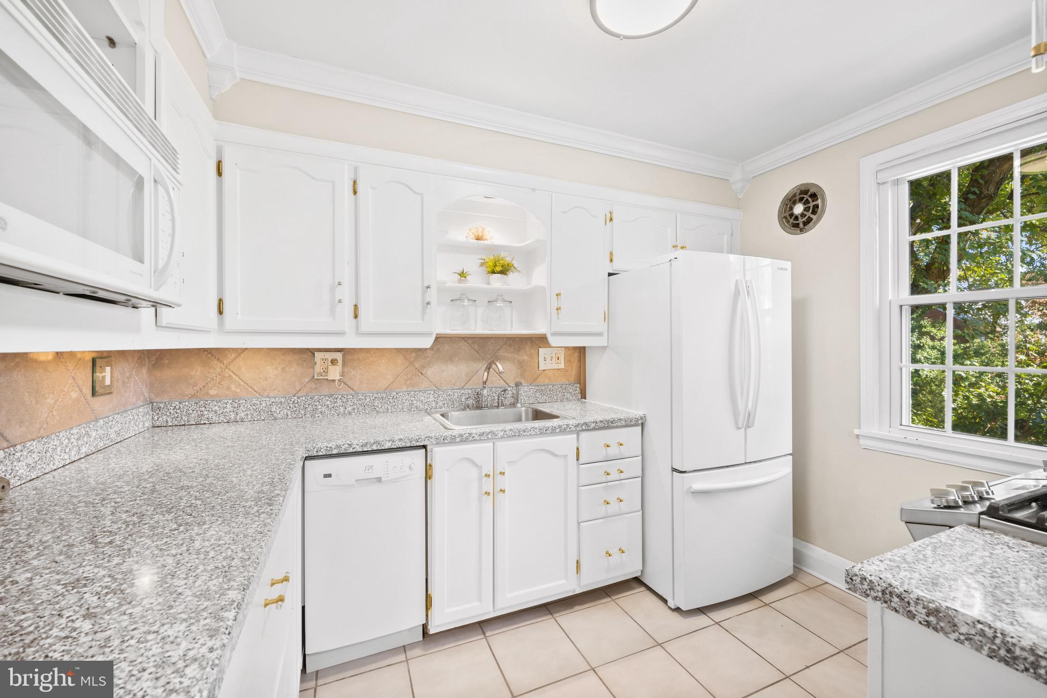 BELLE VIEW CONDOMINIUMS - Residential