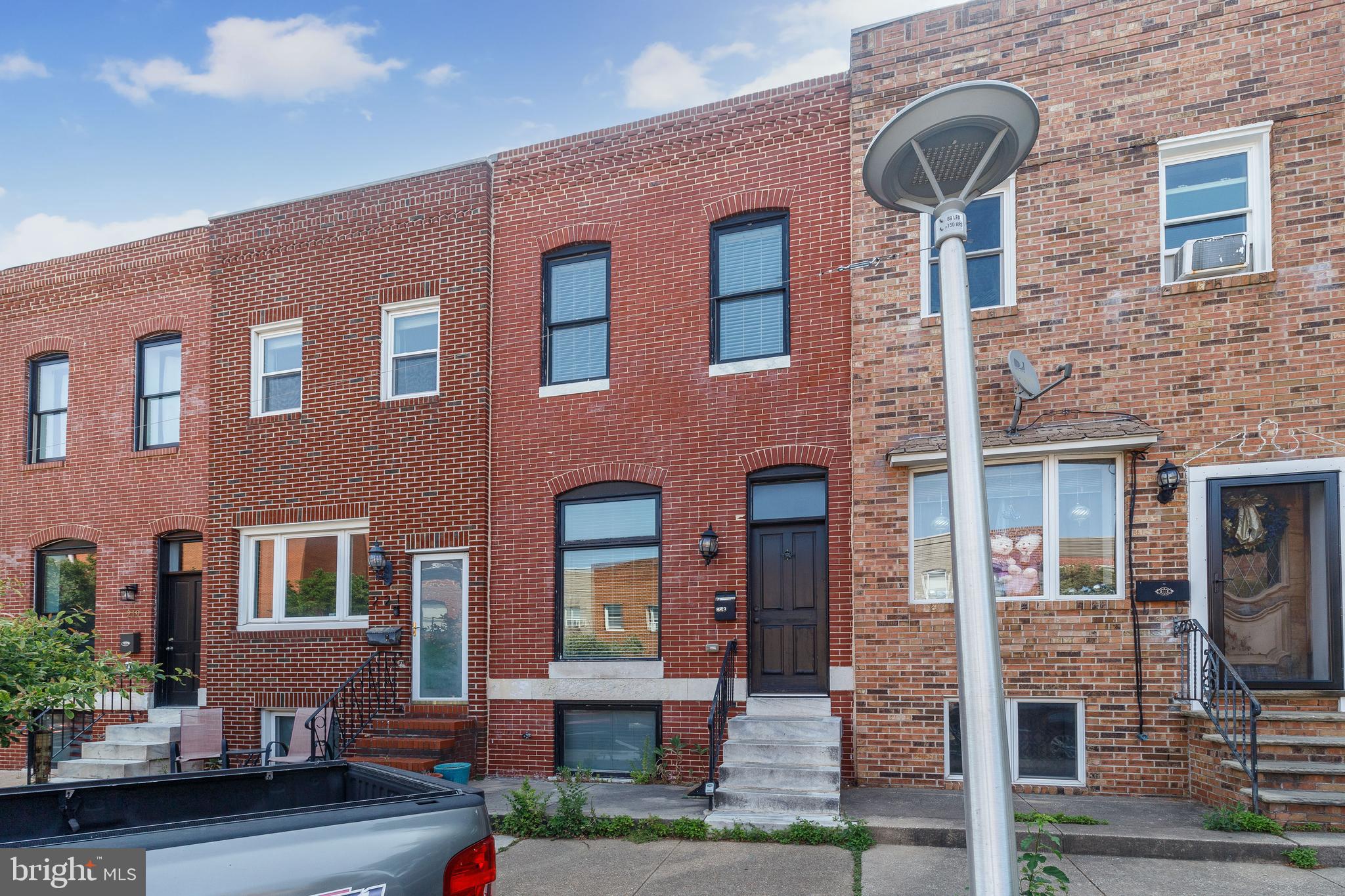 HIGHLANDTOWN - Residential Lease