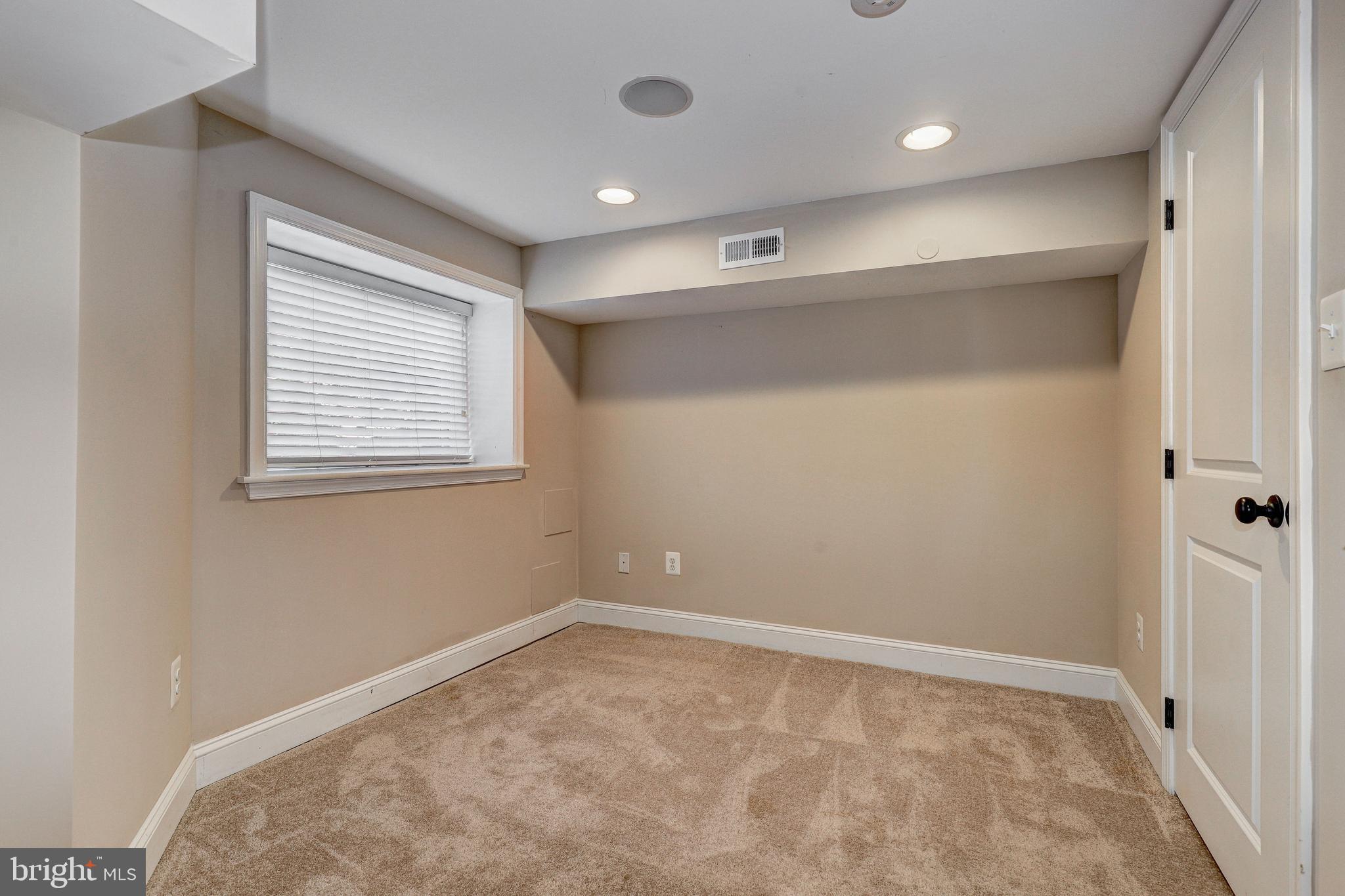 HIGHLANDTOWN - Residential Lease