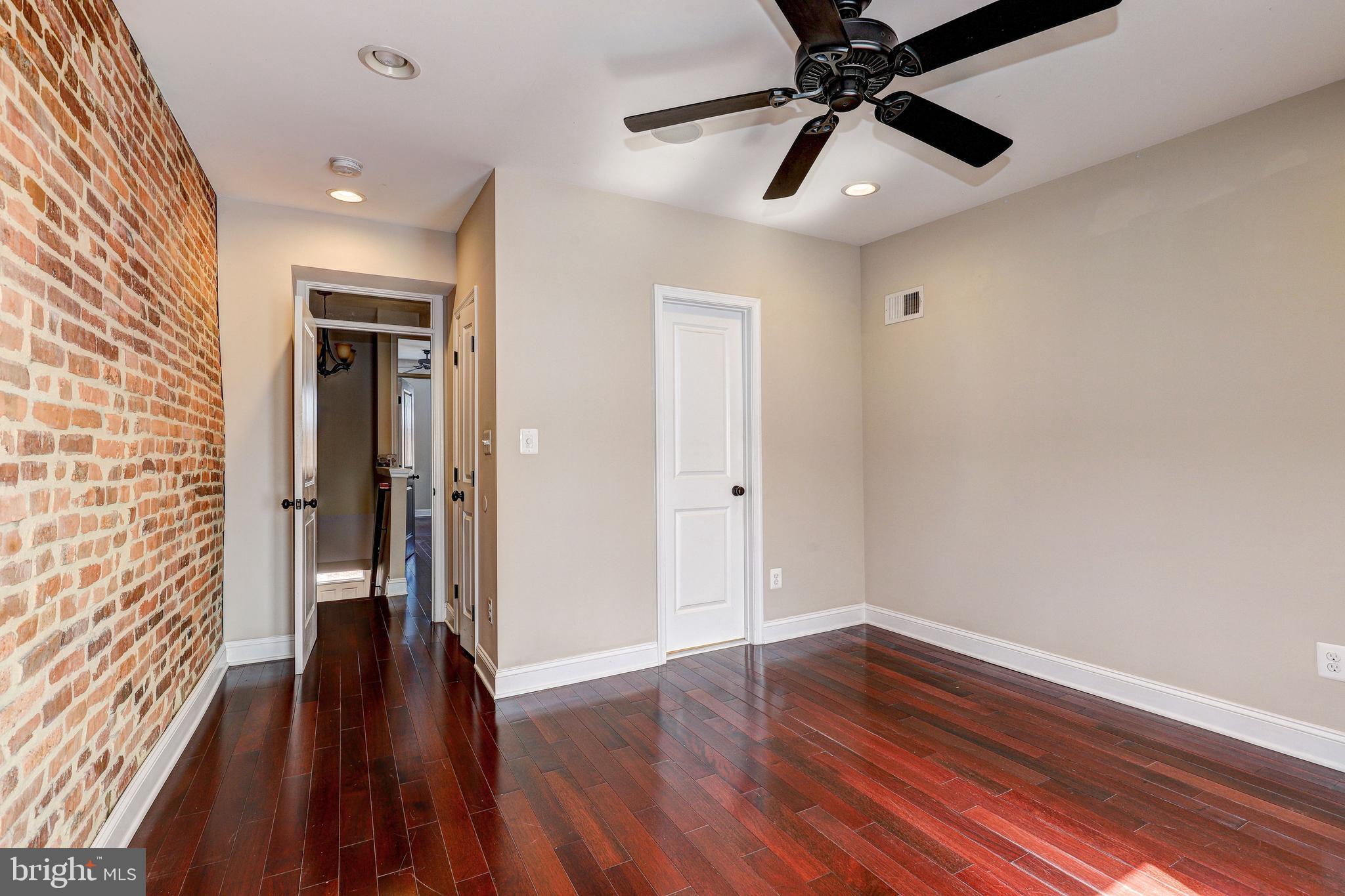 HIGHLANDTOWN - Residential Lease