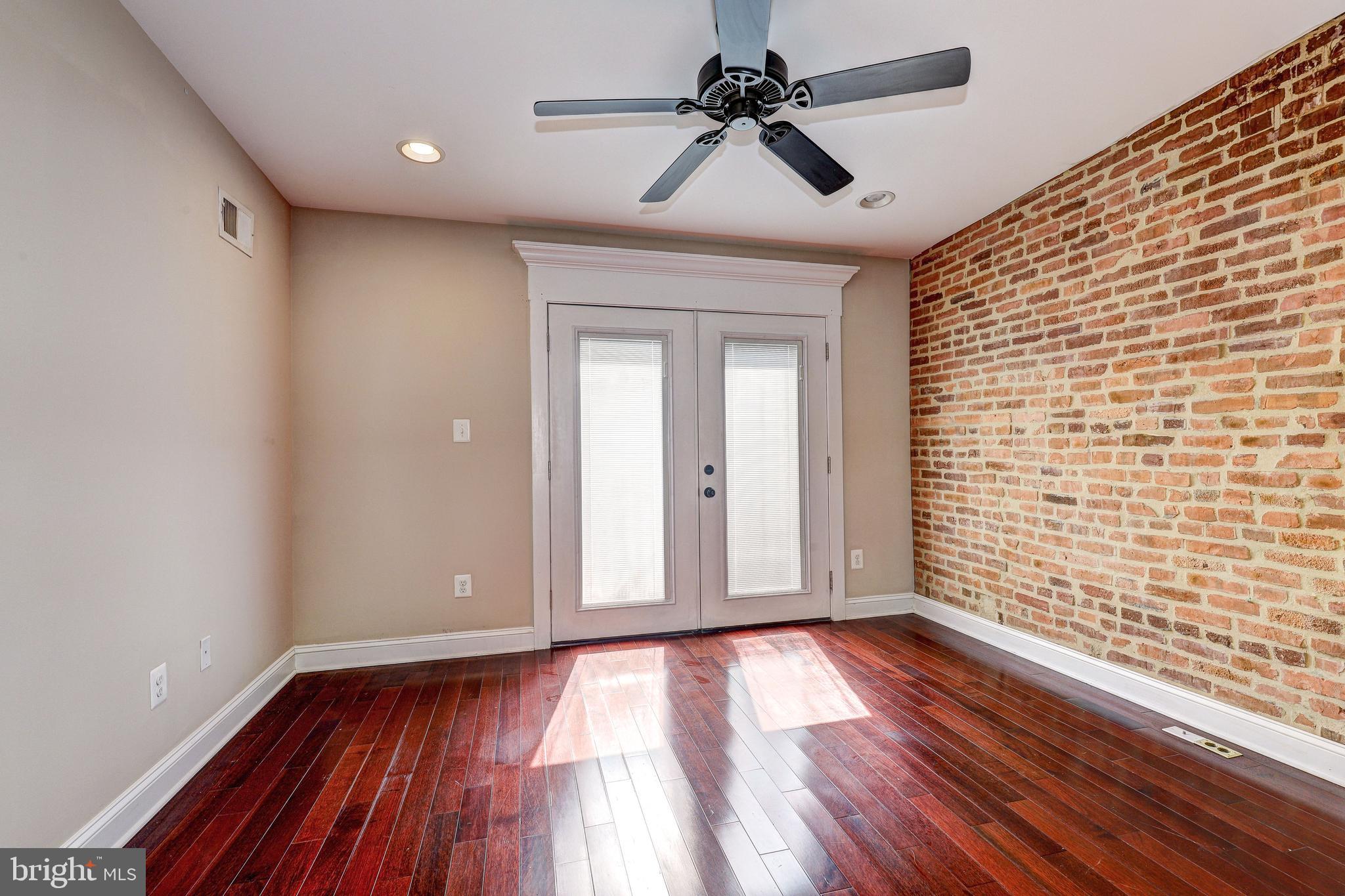 HIGHLANDTOWN - Residential Lease