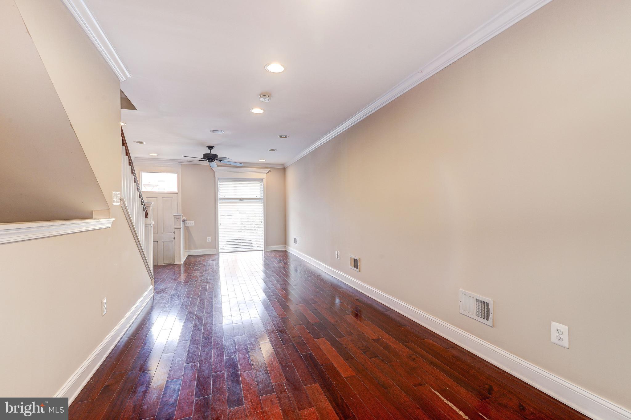 HIGHLANDTOWN - Residential Lease