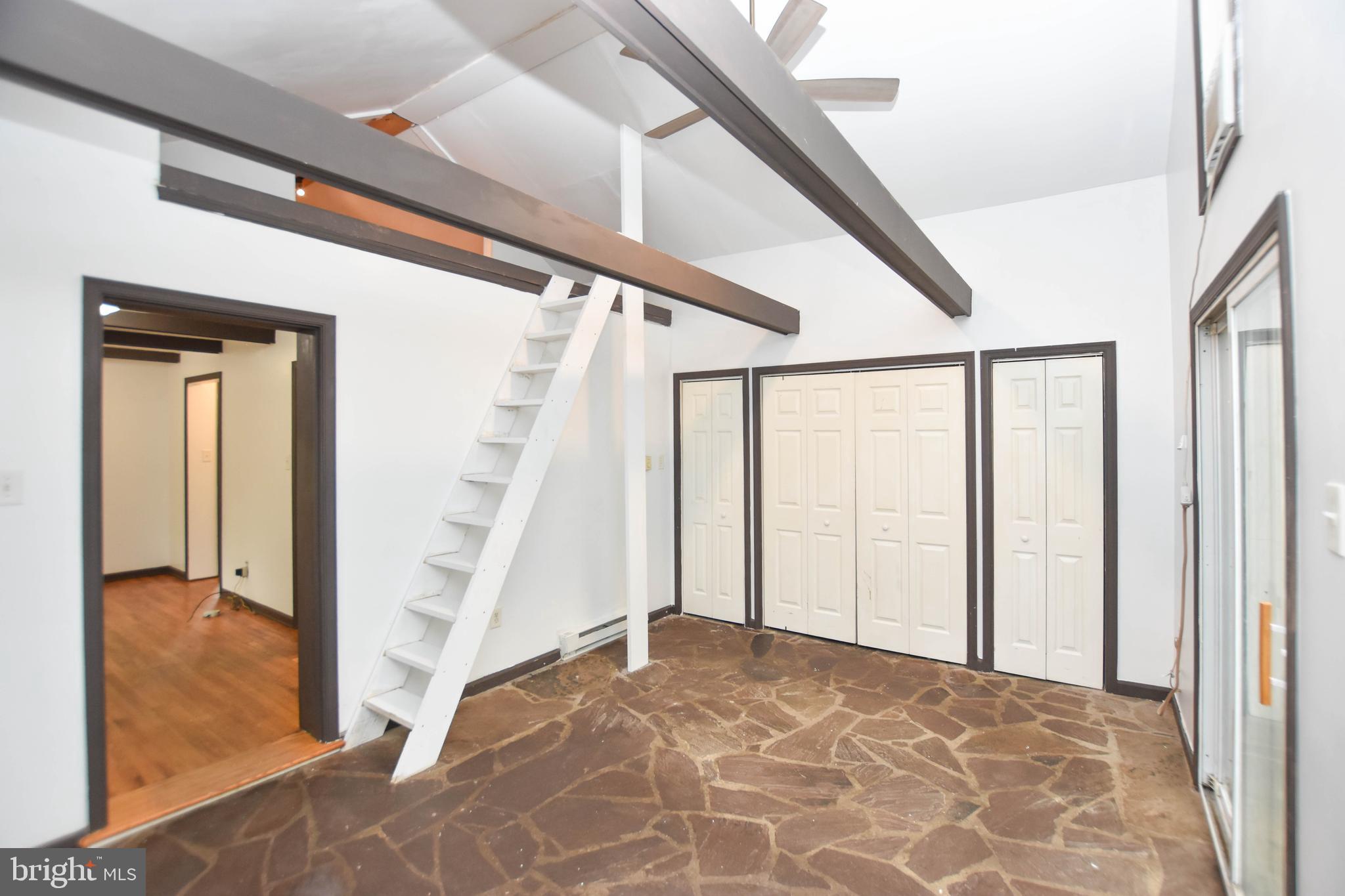 SHENANDOAH RETREAT - Residential