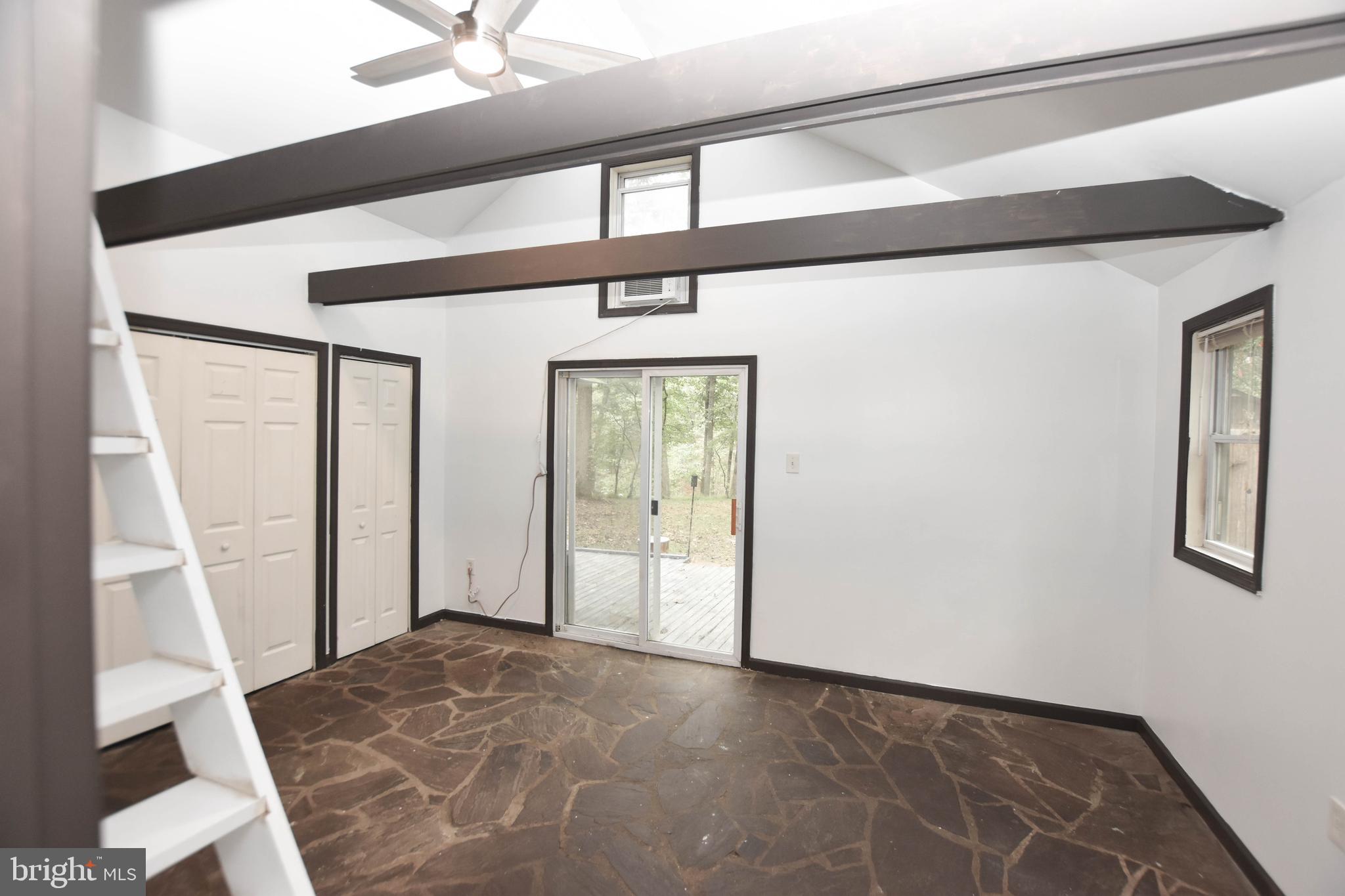 SHENANDOAH RETREAT - Residential