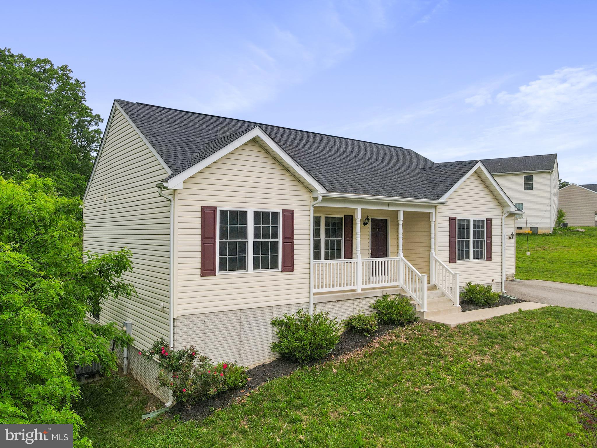 546 TYLER WAY