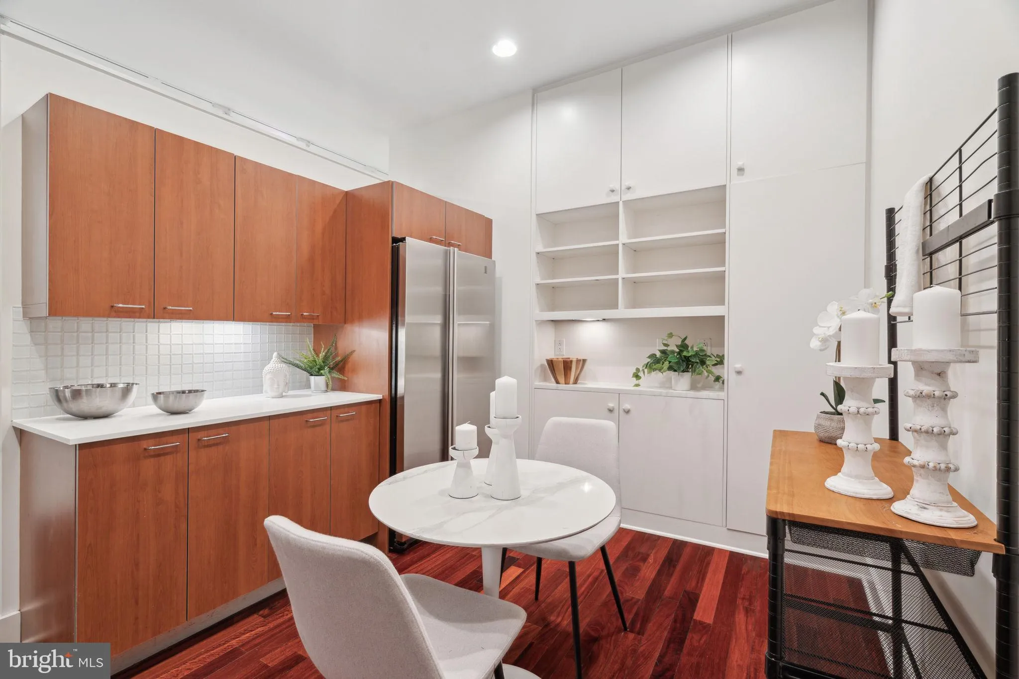 Philadelphia, Pennsylvania 19107, United States, 2 Bedrooms Bedrooms, ,2 BathroomsBathrooms,Residential,Active,88378