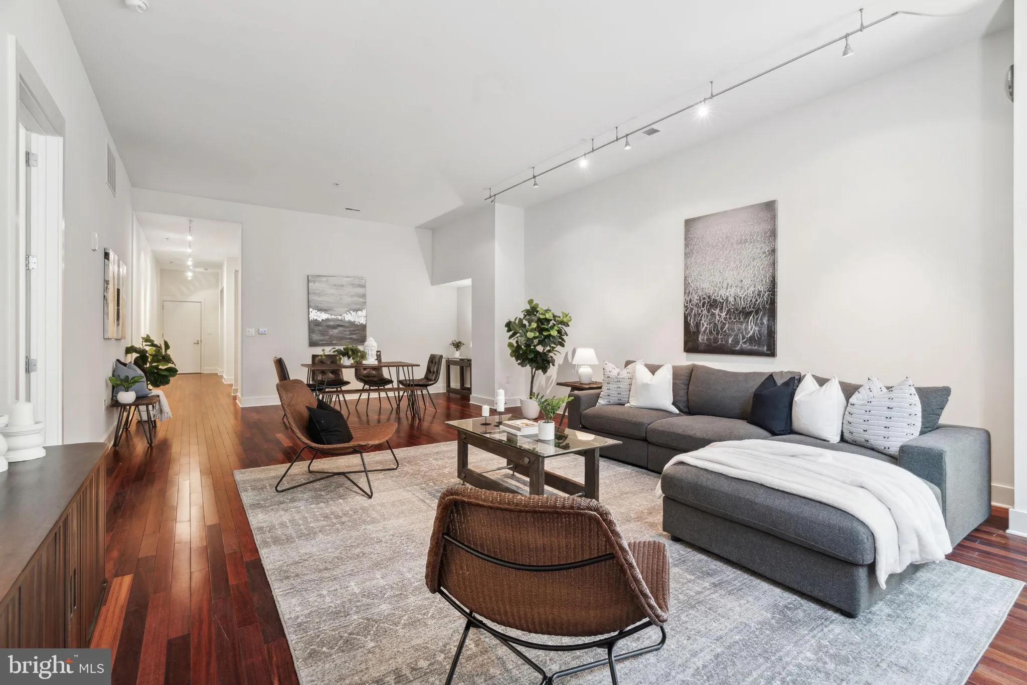 Philadelphia, Pennsylvania 19107, United States, 2 Bedrooms Bedrooms, ,2 BathroomsBathrooms,Residential,Active,88378