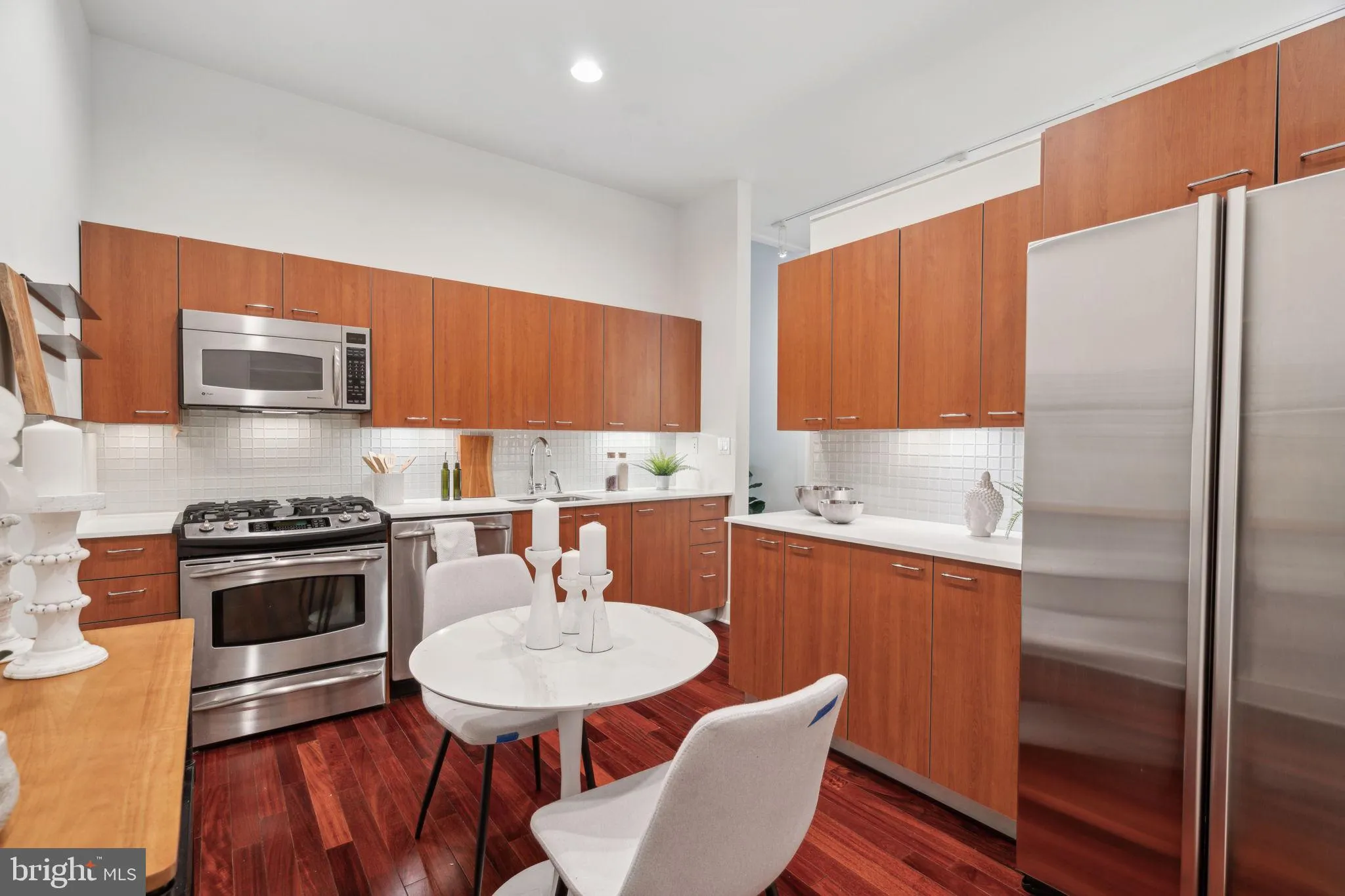 Philadelphia, Pennsylvania 19107, United States, 2 Bedrooms Bedrooms, ,2 BathroomsBathrooms,Residential,Active,88378