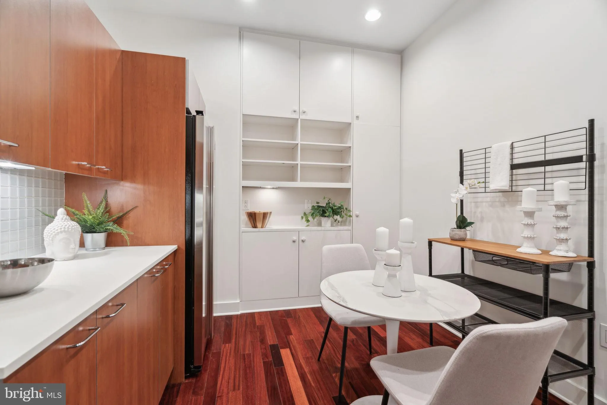 Philadelphia, Pennsylvania 19107, United States, 2 Bedrooms Bedrooms, ,2 BathroomsBathrooms,Residential,Active,88378