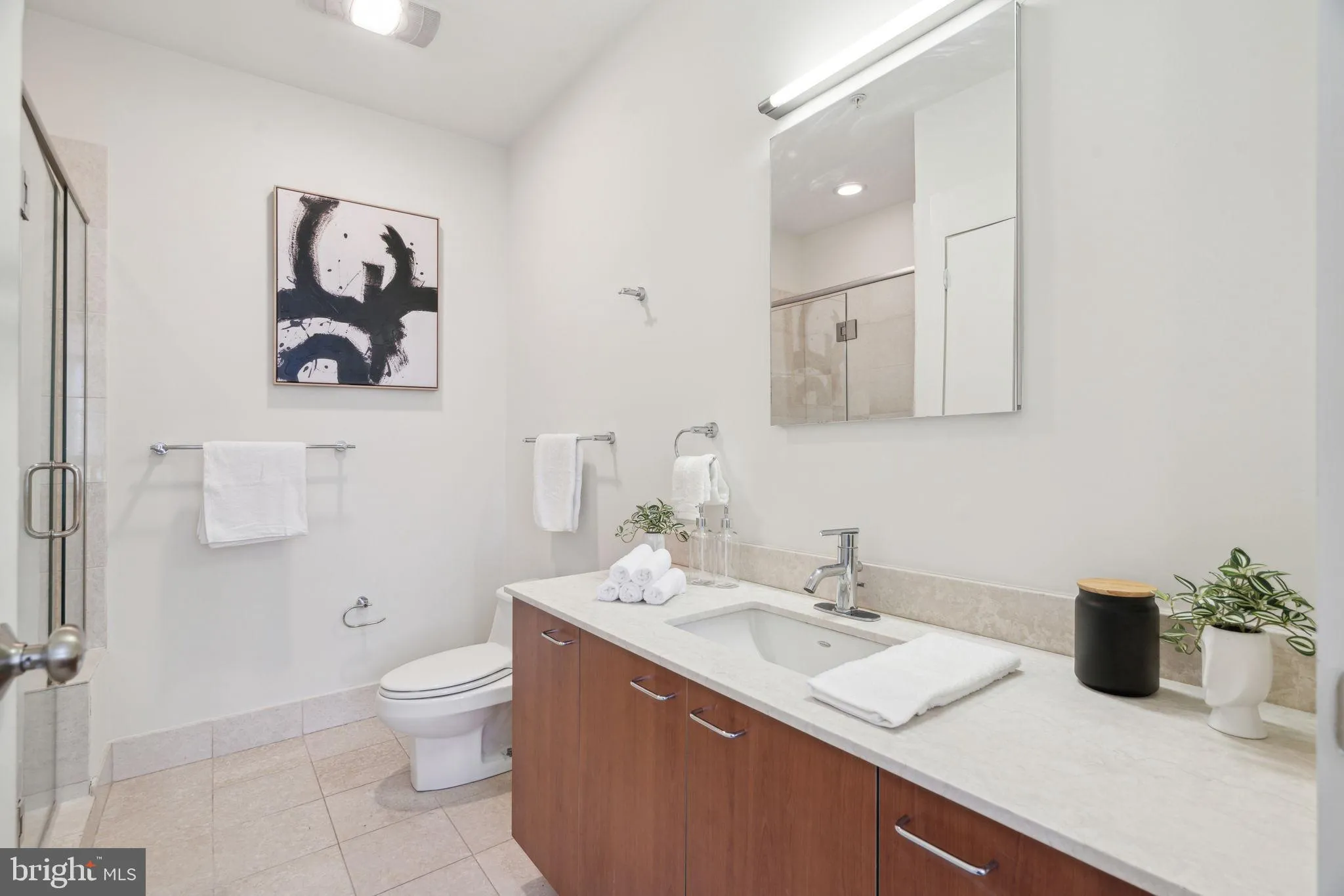 Philadelphia, Pennsylvania 19107, United States, 2 Bedrooms Bedrooms, ,2 BathroomsBathrooms,Residential,Active,88378