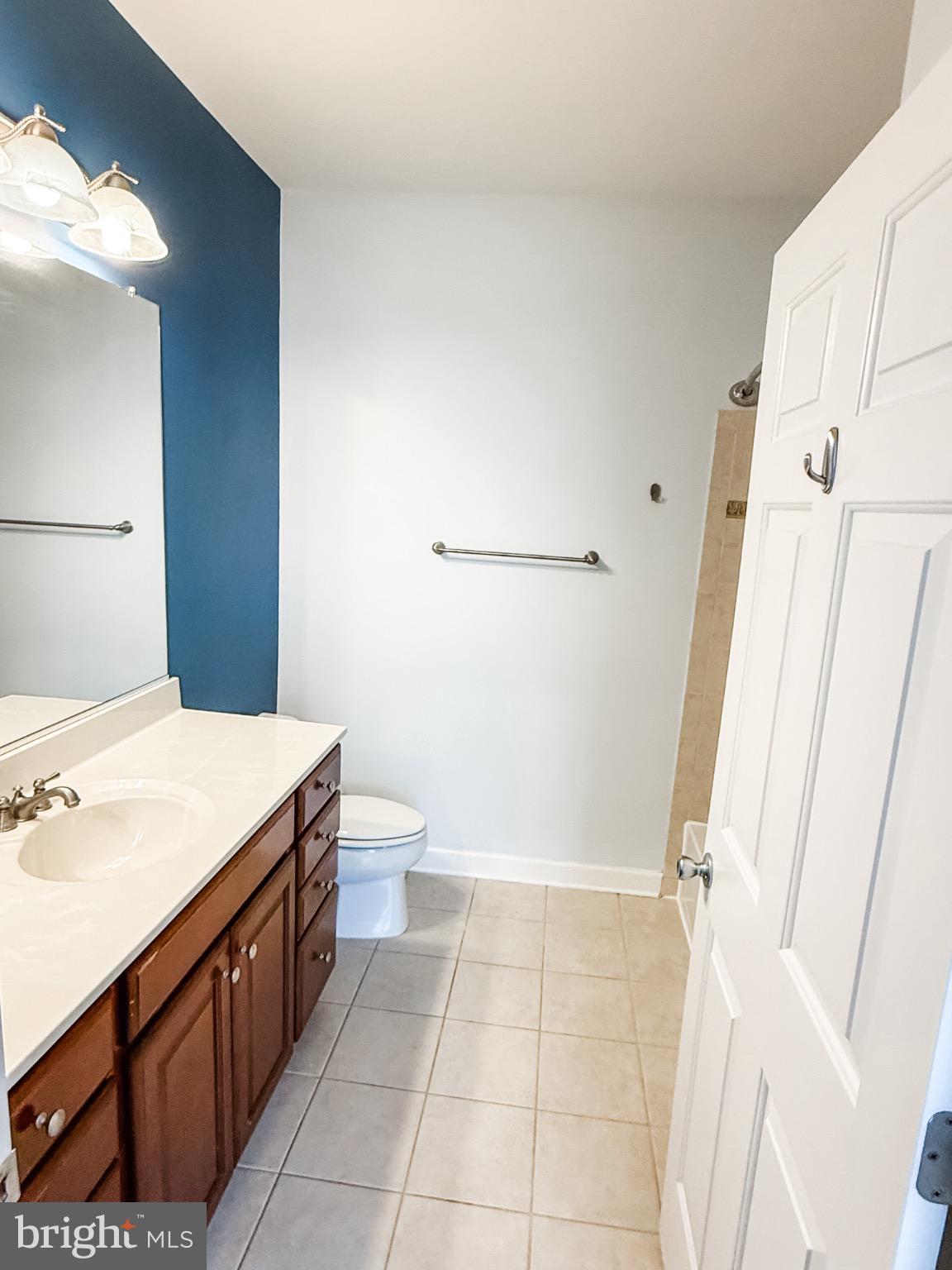 COBBLESTONE SQUARE - Residential Lease