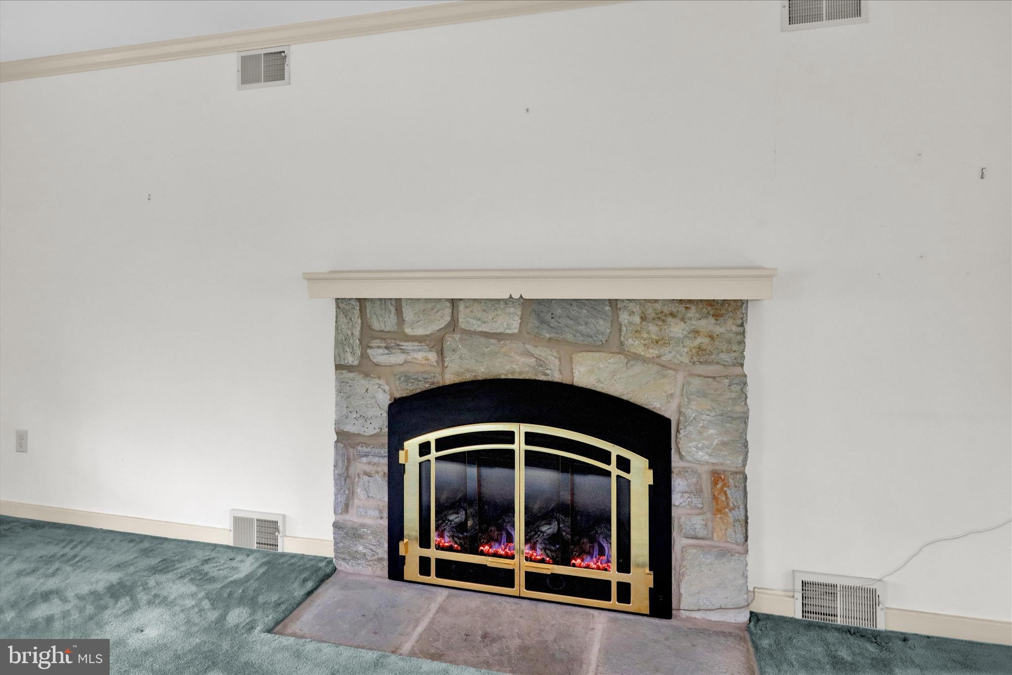 WOODLAWN - Residential