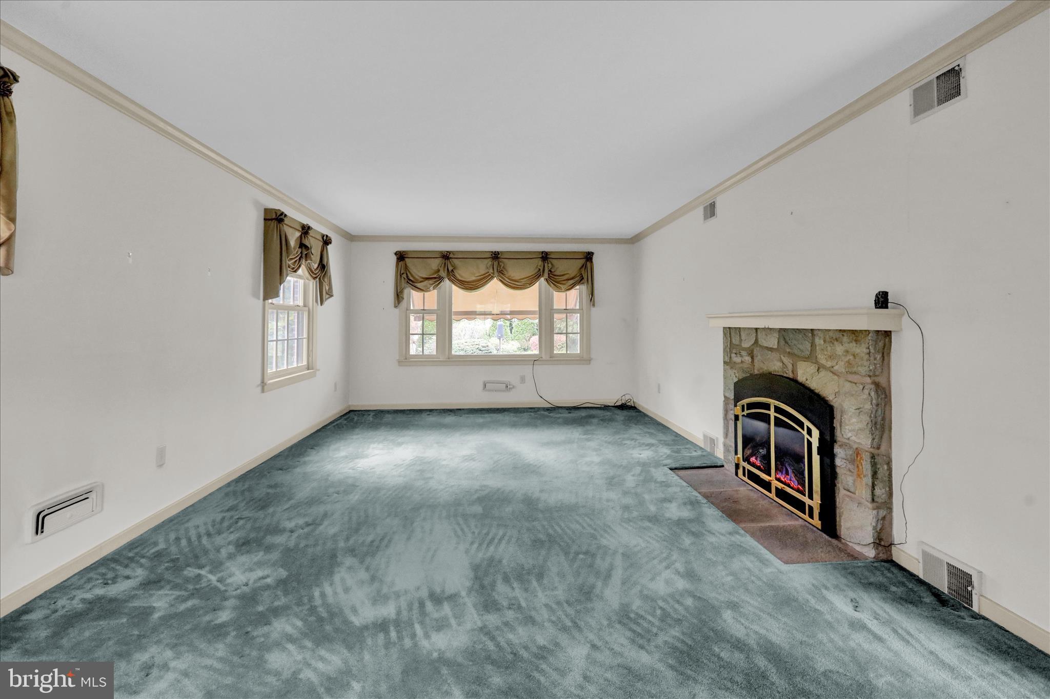 WOODLAWN - Residential