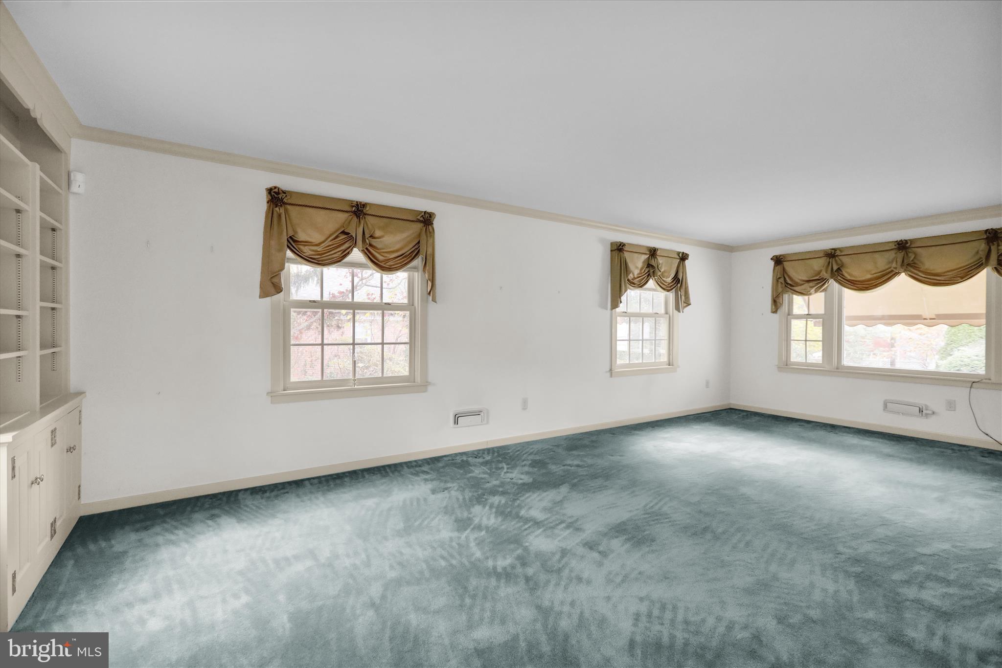 WOODLAWN - Residential