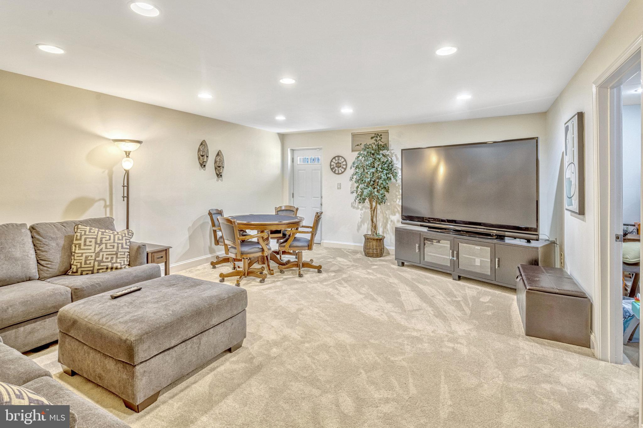 PORT POTOMAC - Residential