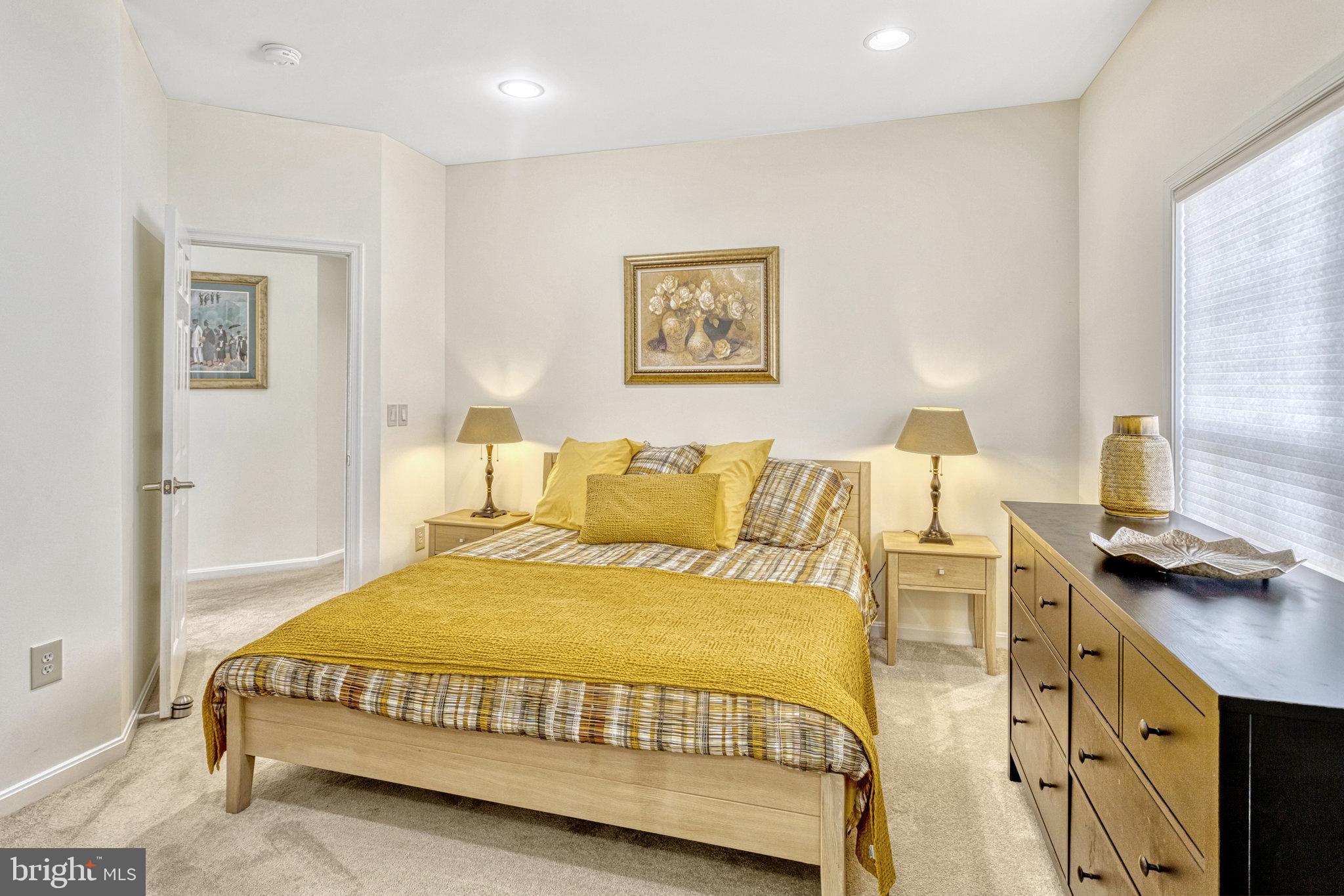 PORT POTOMAC - Residential