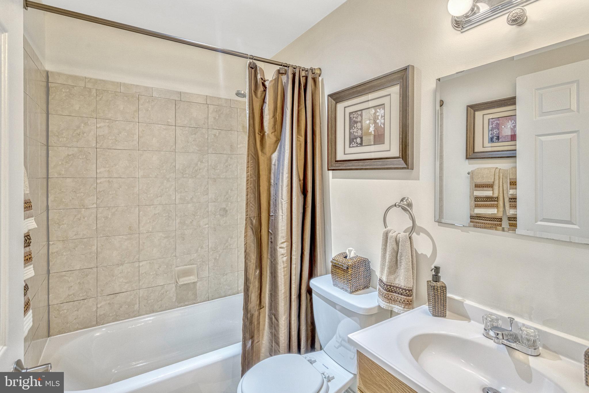 PORT POTOMAC - Residential