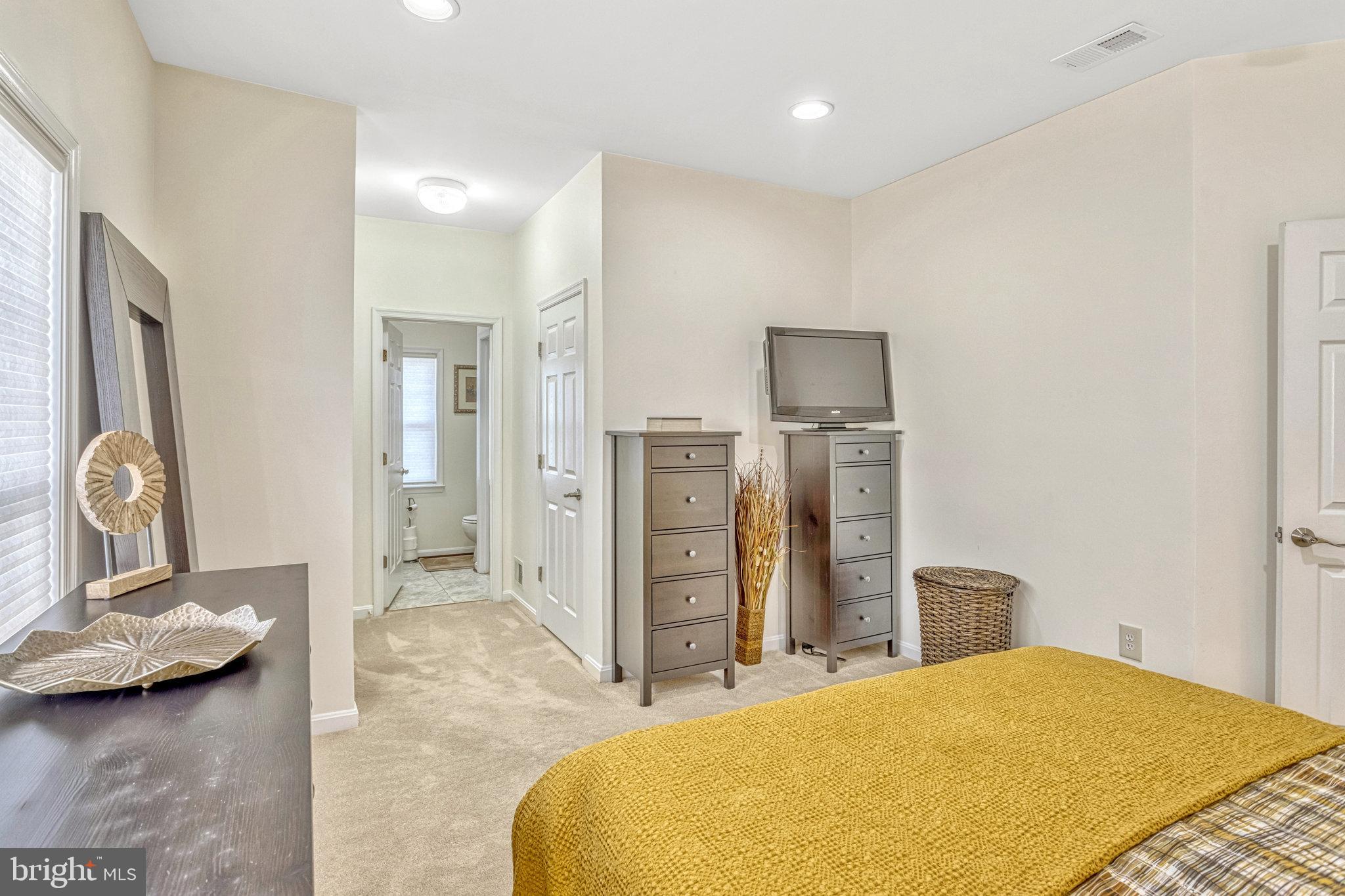 PORT POTOMAC - Residential