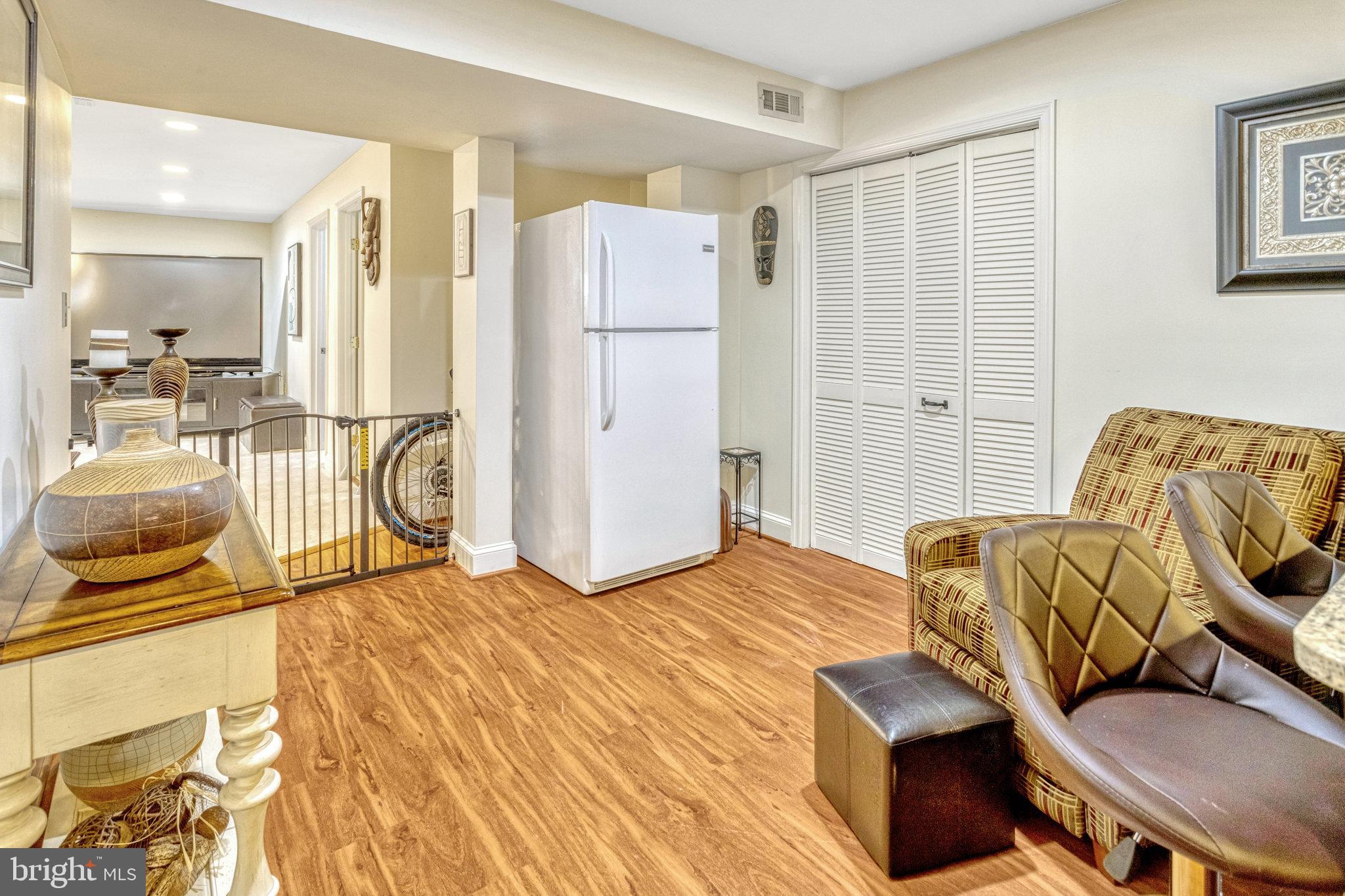 PORT POTOMAC - Residential