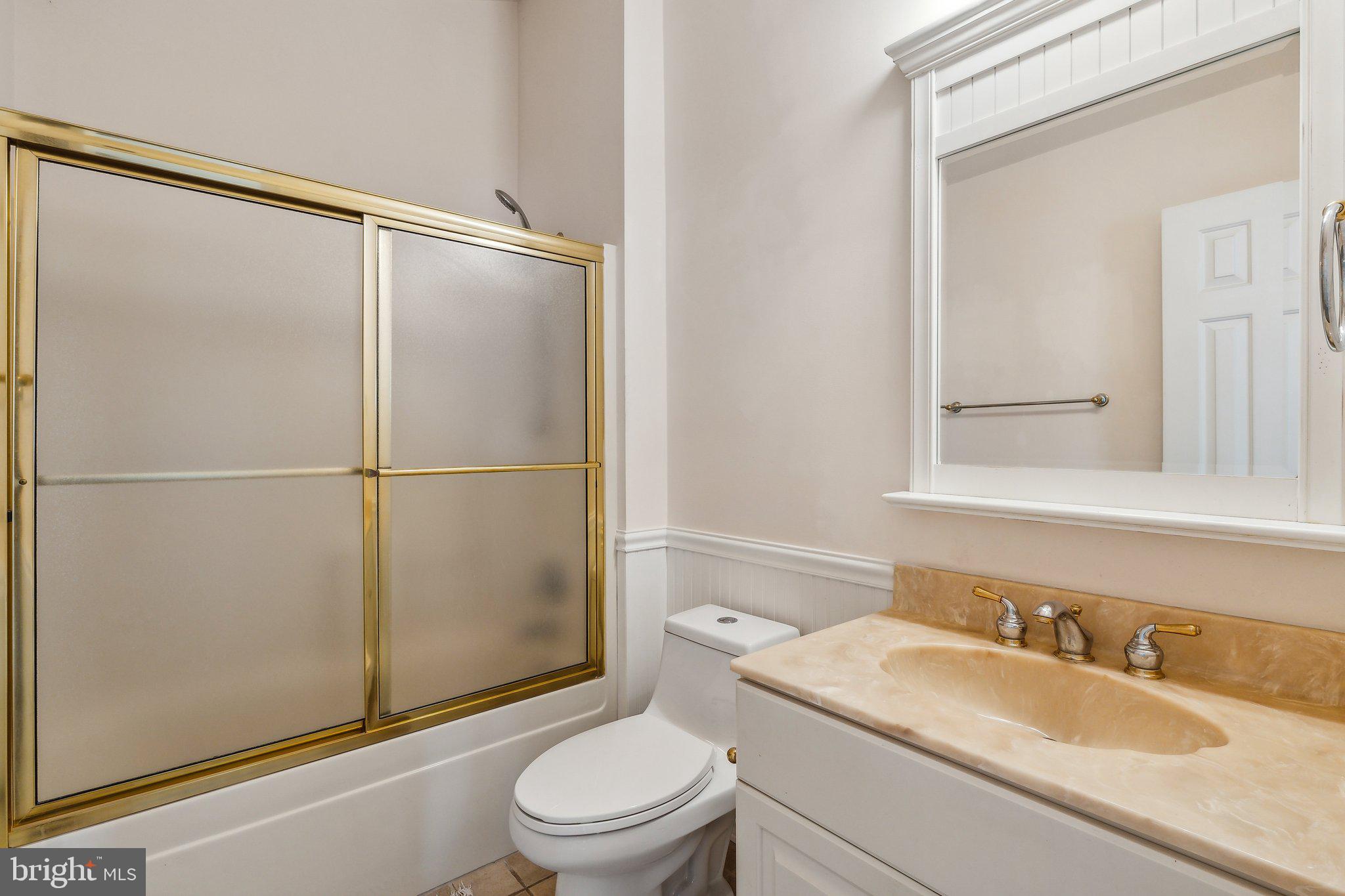 BLOODY POINT FARM - Residential