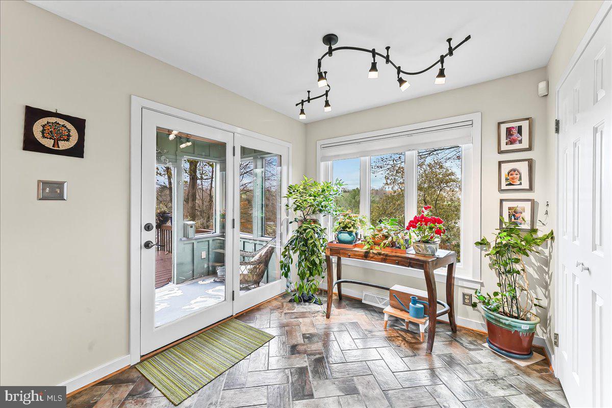 BROAD RUN - Residential