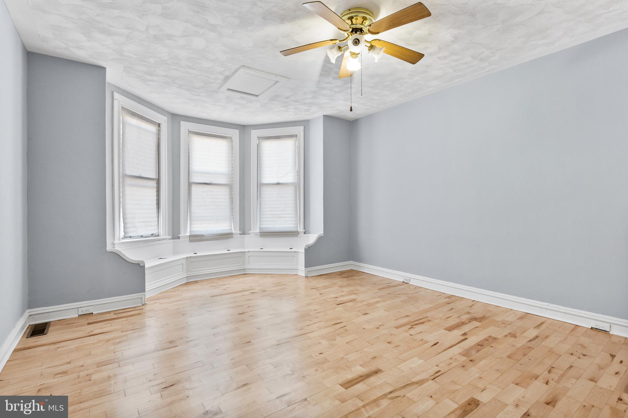 BARCLAY - Residential Lease