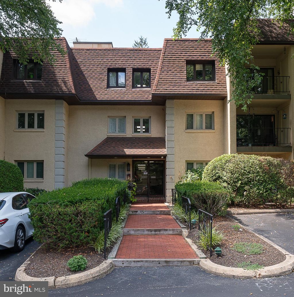Photo of 103 - B Summit Drive #B, BRYN MAWR, PA 19010 (MLS # PADE2096962)
