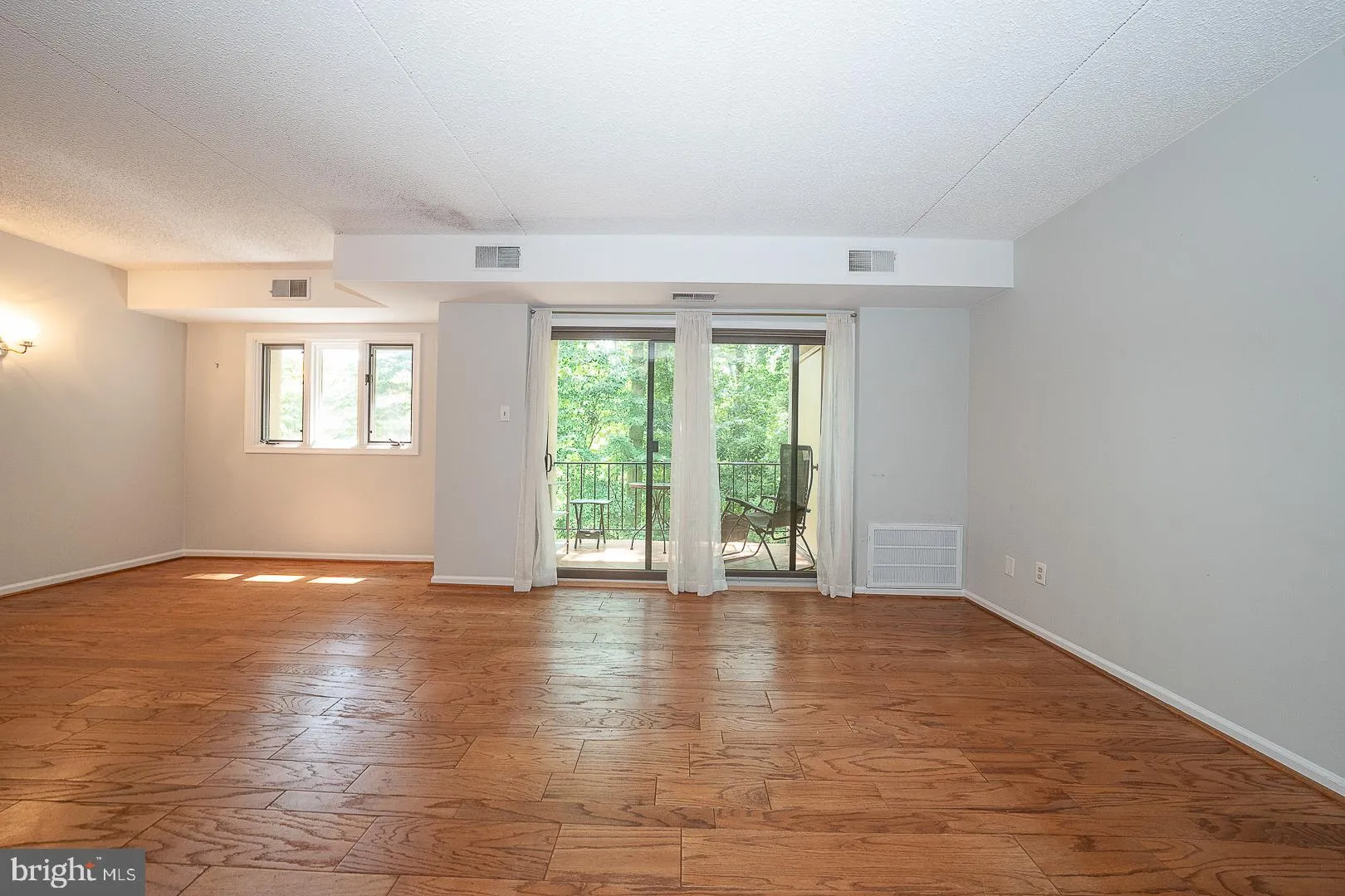 Bryn Mawr, Pennsylvania 19010, United States, 2 Bedrooms Bedrooms, ,2 BathroomsBathrooms,Residential,Active,181611