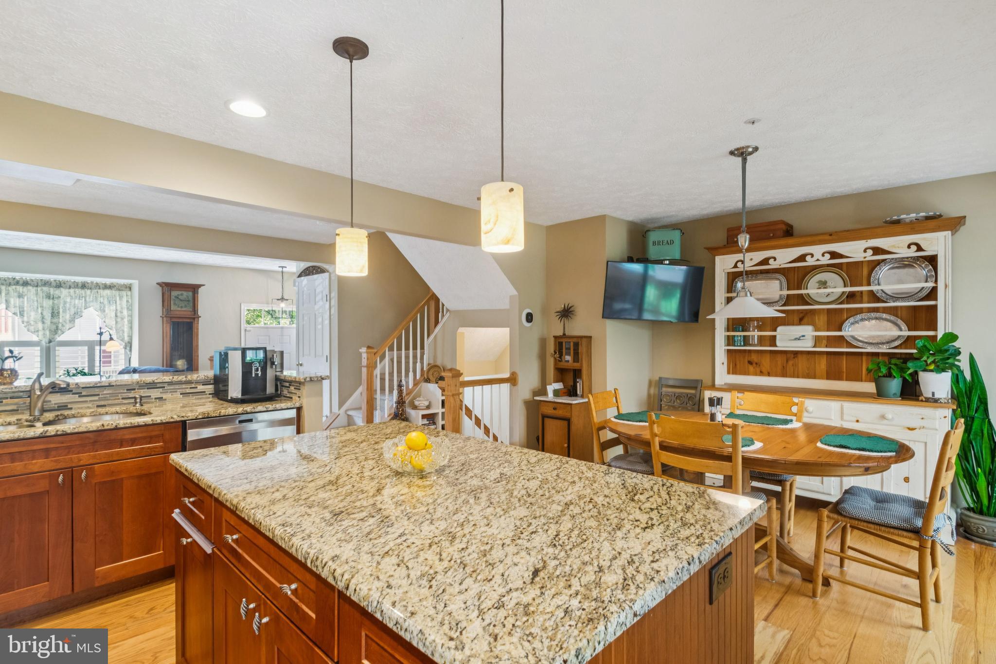 987 CHESTNUT MANOR COURT
