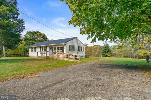 Photo of 190 W Ridge Road, NOTTINGHAM, PA 19362 (MLS # PACT2112402)
