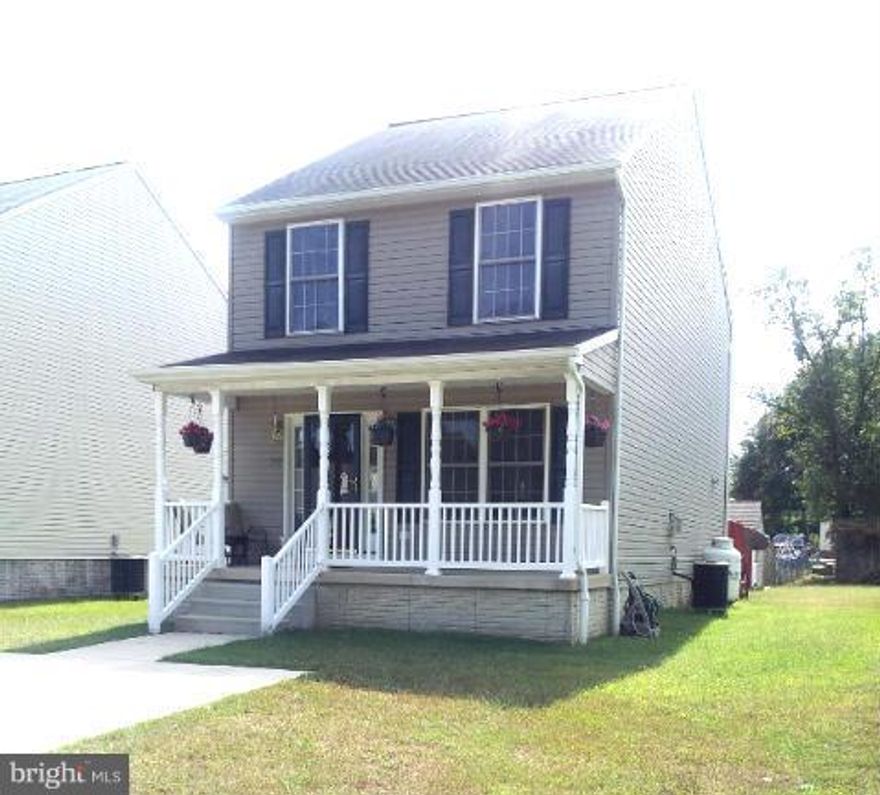 Cozy Rental in Glen Burnie, MD . Offers 1 bedroom, Private full bathroom, Renter can share/use: comfortable family room, welcoming living room, carpeting, basement laundry, sunny eat-in kitchen with appliances included,  finished basement, 2 half bathrooms, home office usage, Large Rear deck, security system, cable. Easy drive to military base, major highways and shopping.