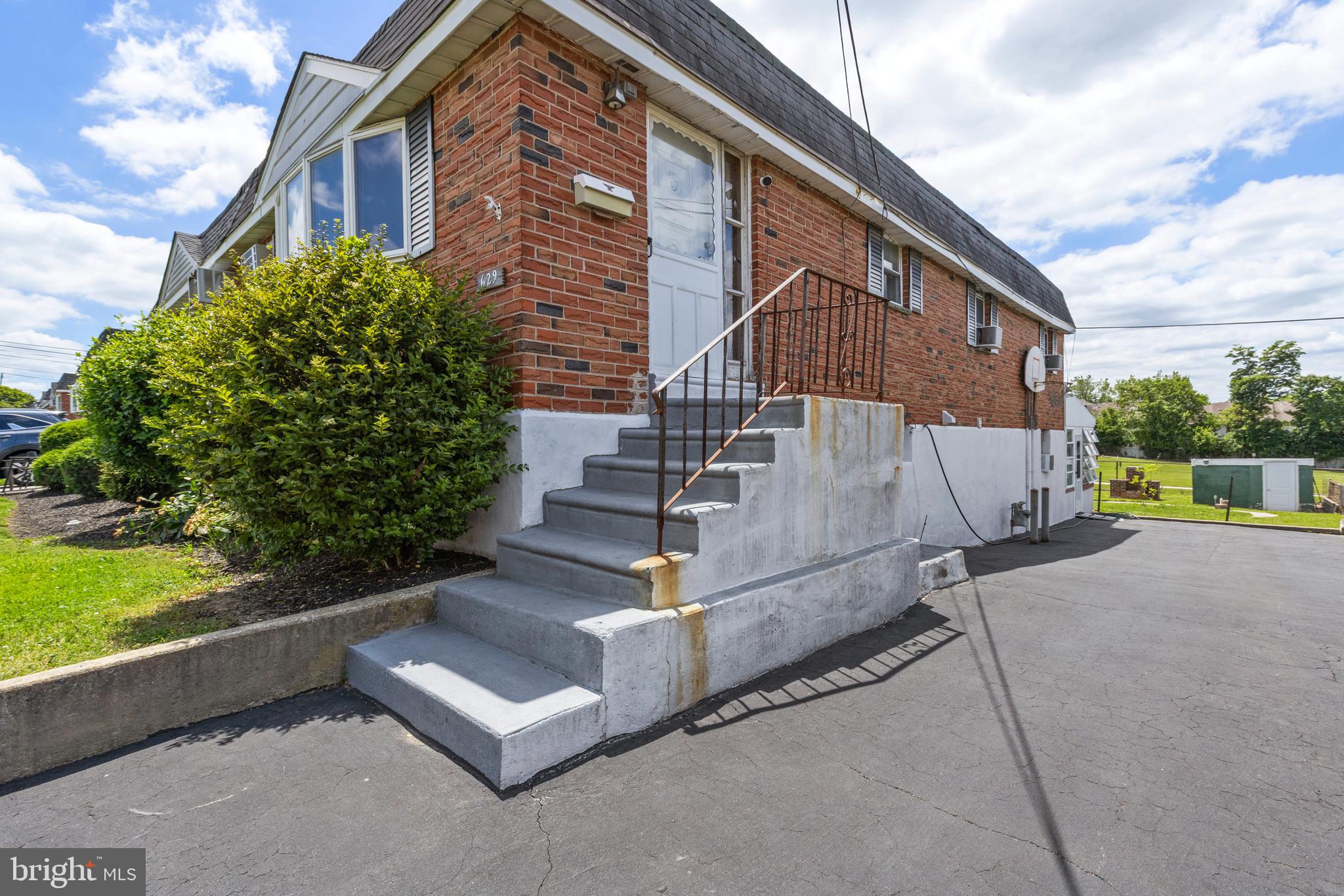 629 CLAY DRIVE