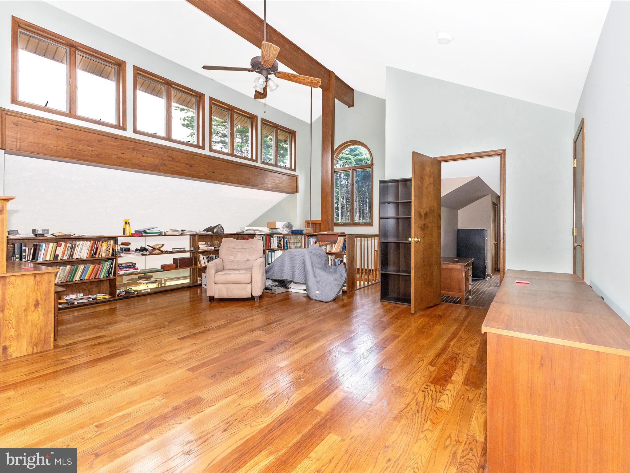 SCOUTS KNOLL - Residential