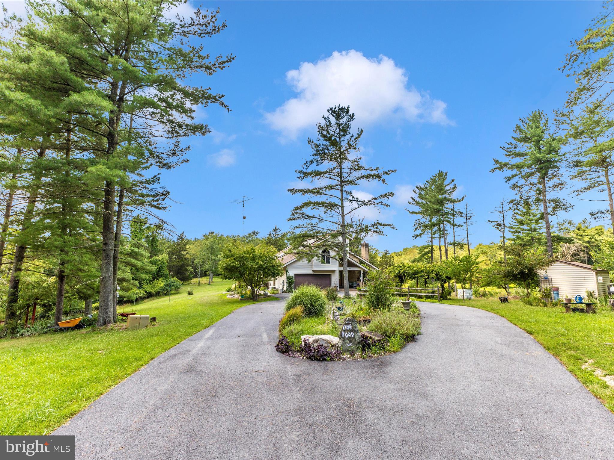 SCOUTS KNOLL - Residential