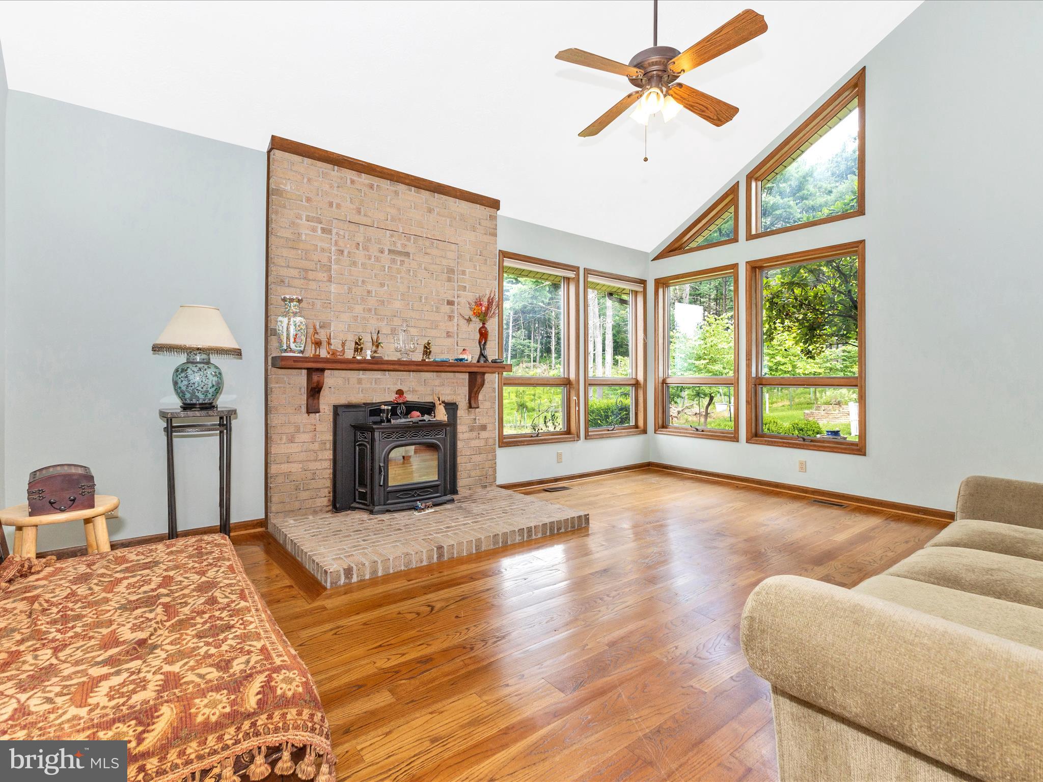 SCOUTS KNOLL - Residential