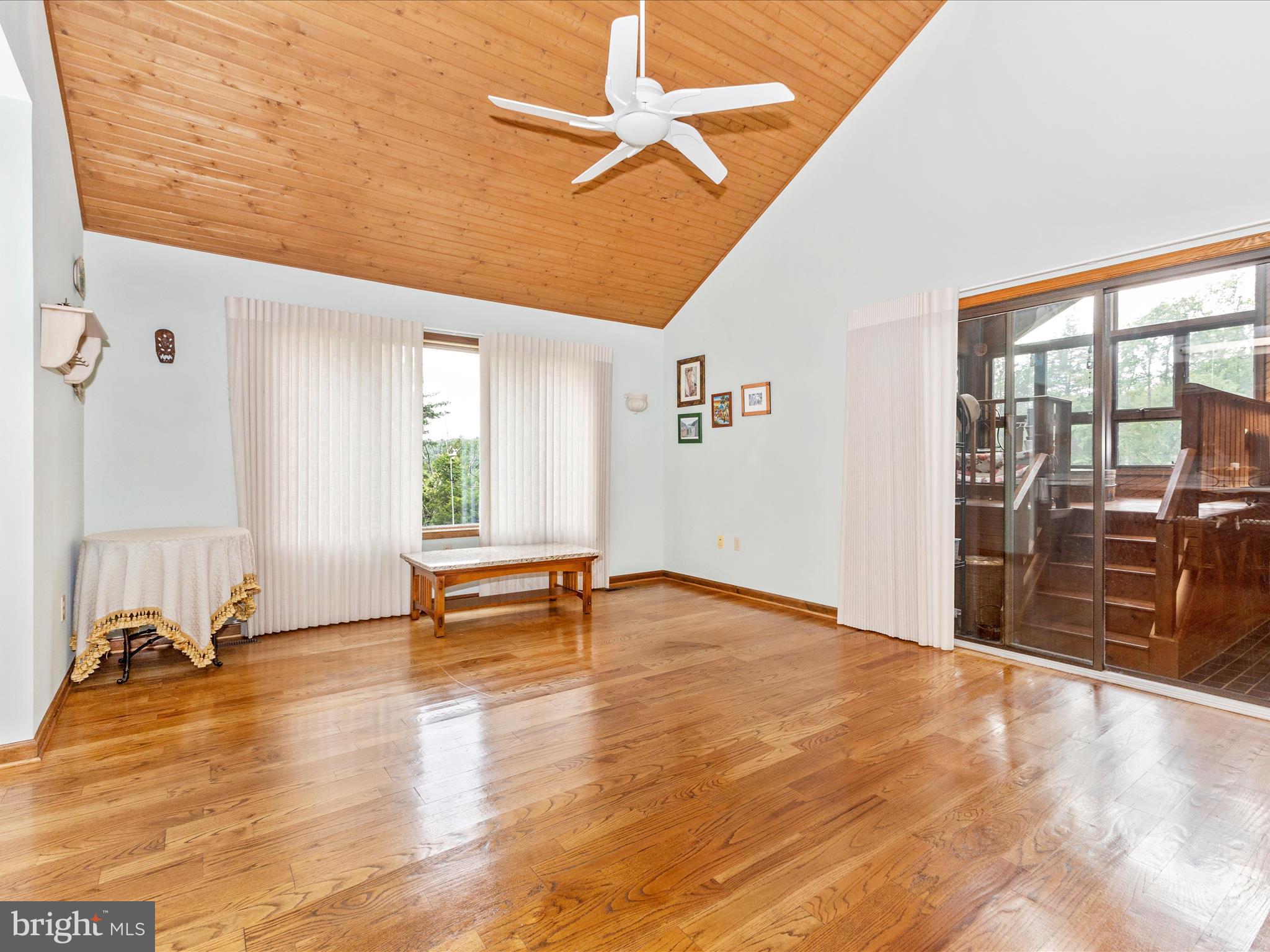 SCOUTS KNOLL - Residential