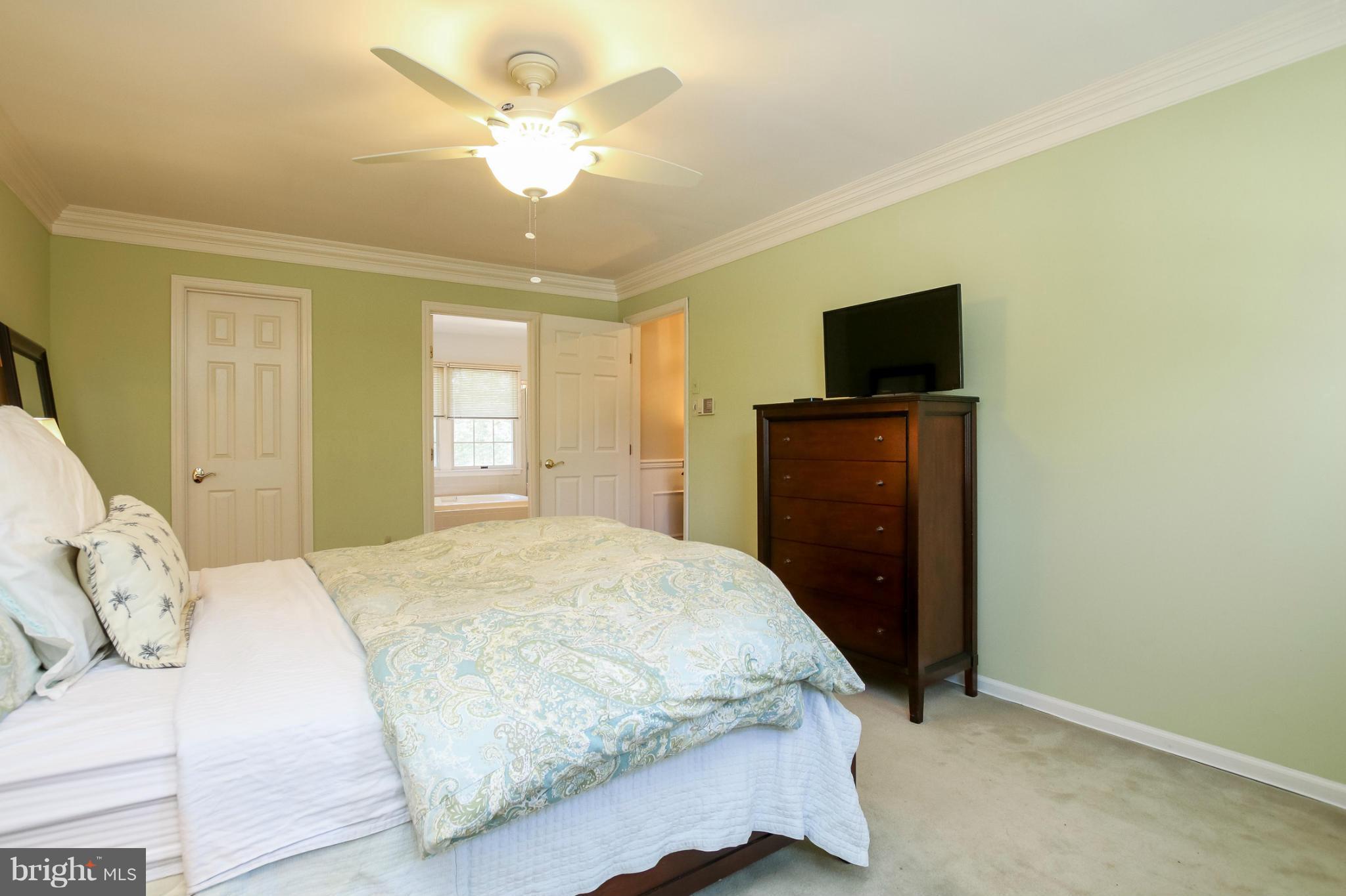 HUNTERS RUN - Residential