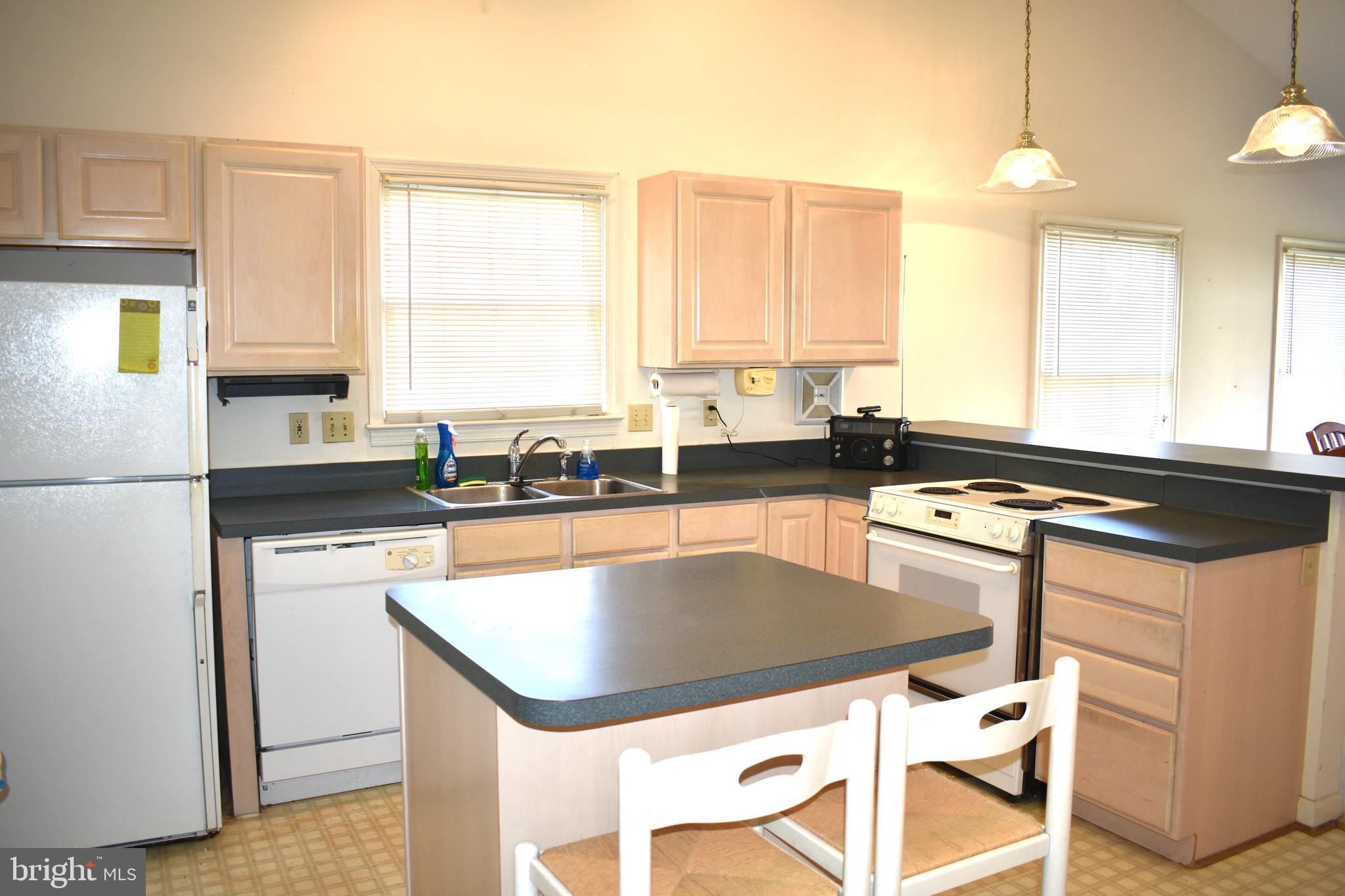 SHERATON HILLS SOUTH - Residential