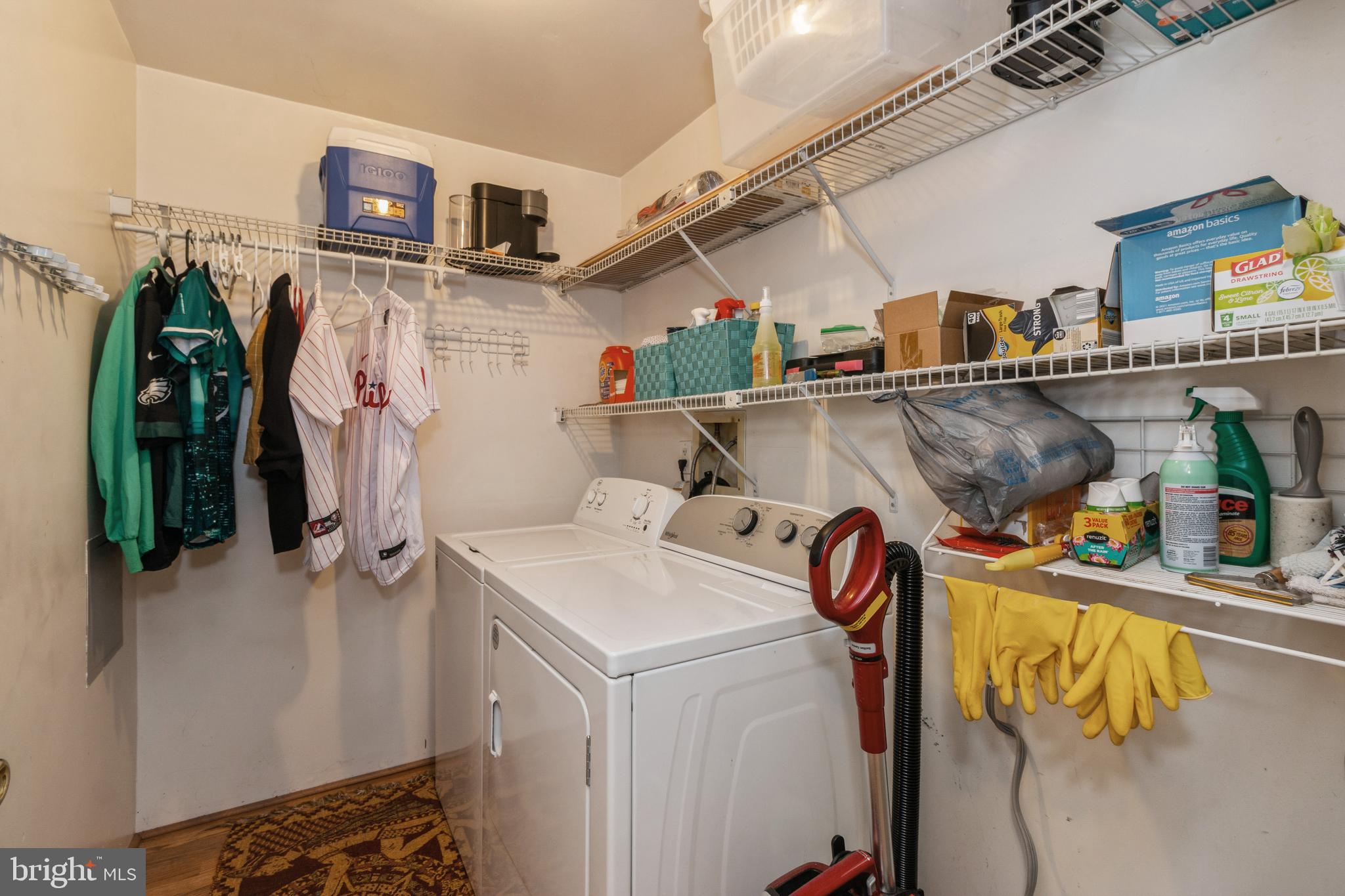 HOLLOWS - Residential Lease