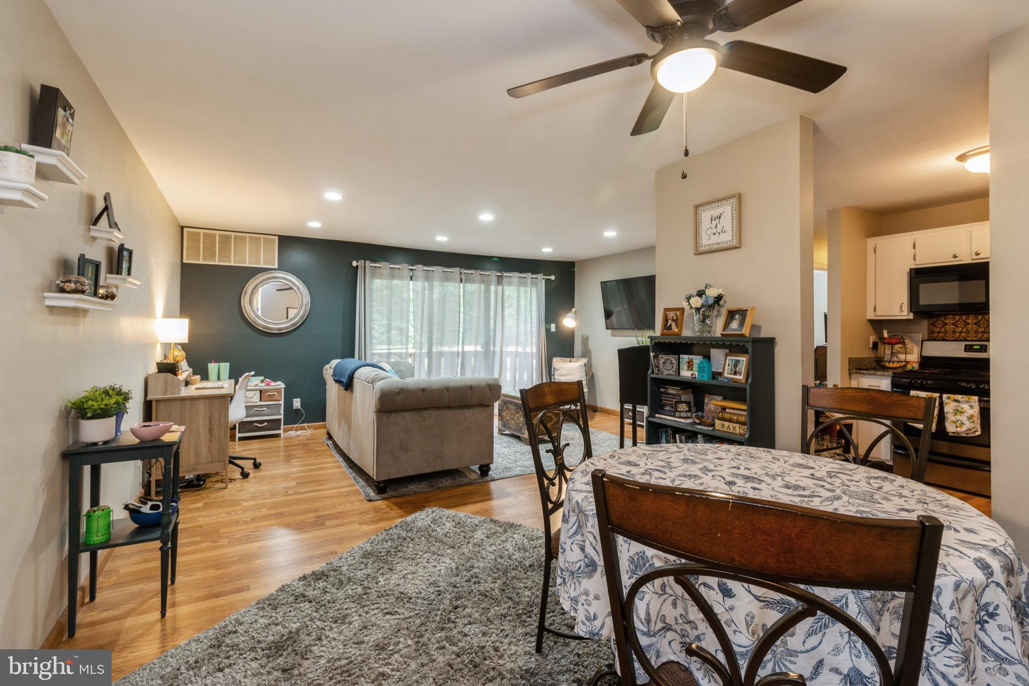 HOLLOWS - Residential Lease