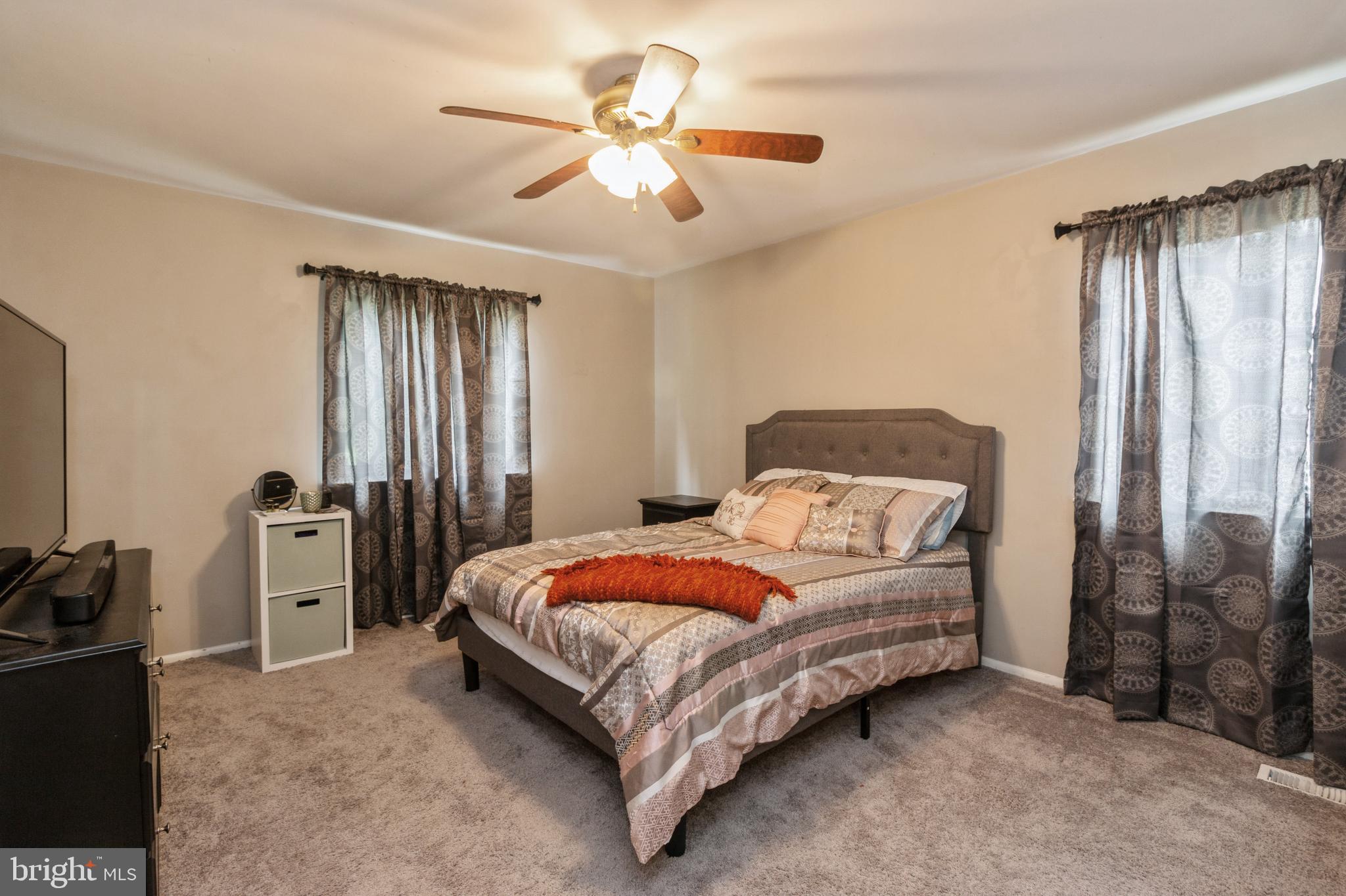 HOLLOWS - Residential Lease