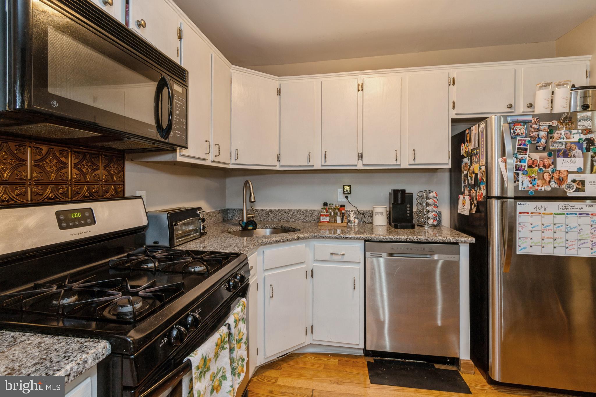 HOLLOWS - Residential Lease